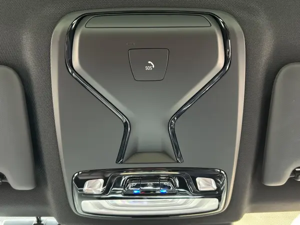 BMW 3 Series 320i M Sport — photo 7