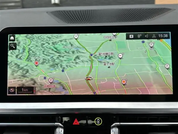 BMW 3 Series 320i M Sport — photo 8