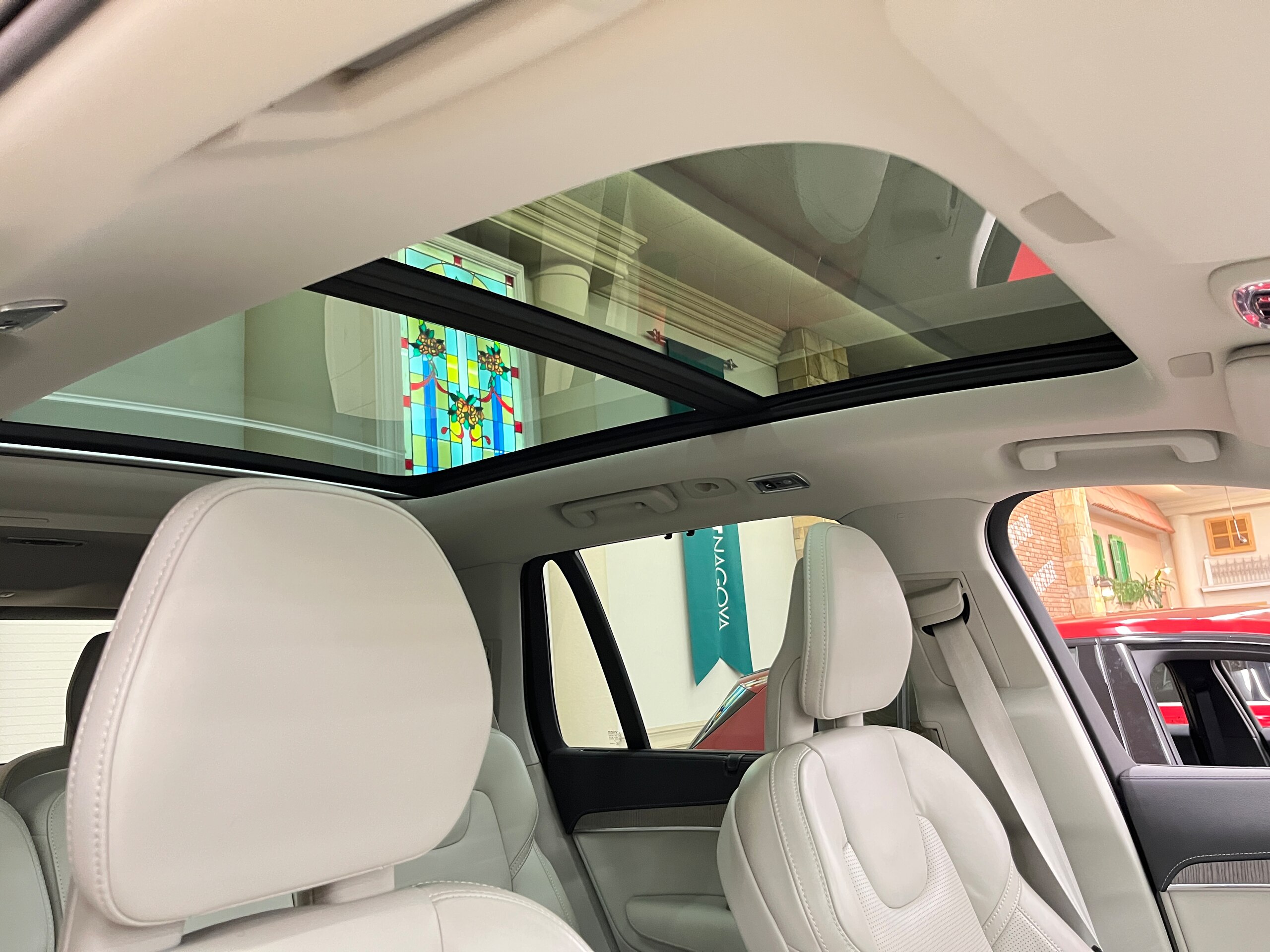 Volvo XC90 B6 AWD Inscription 4WD with Sunroof, Blond Leather, Harman Kardon, Non-Smoking, ACC, Collision Mitigation Braking, CarPlay, Android Auto, Navigation, Full-Seg TV, Front/Side/Rear & 360-Degree Cameras, Lane Departure Warning, Heated Seats, Ventilation, Power Seats, LED Headlights (Crystal White Pearl) — photo 7