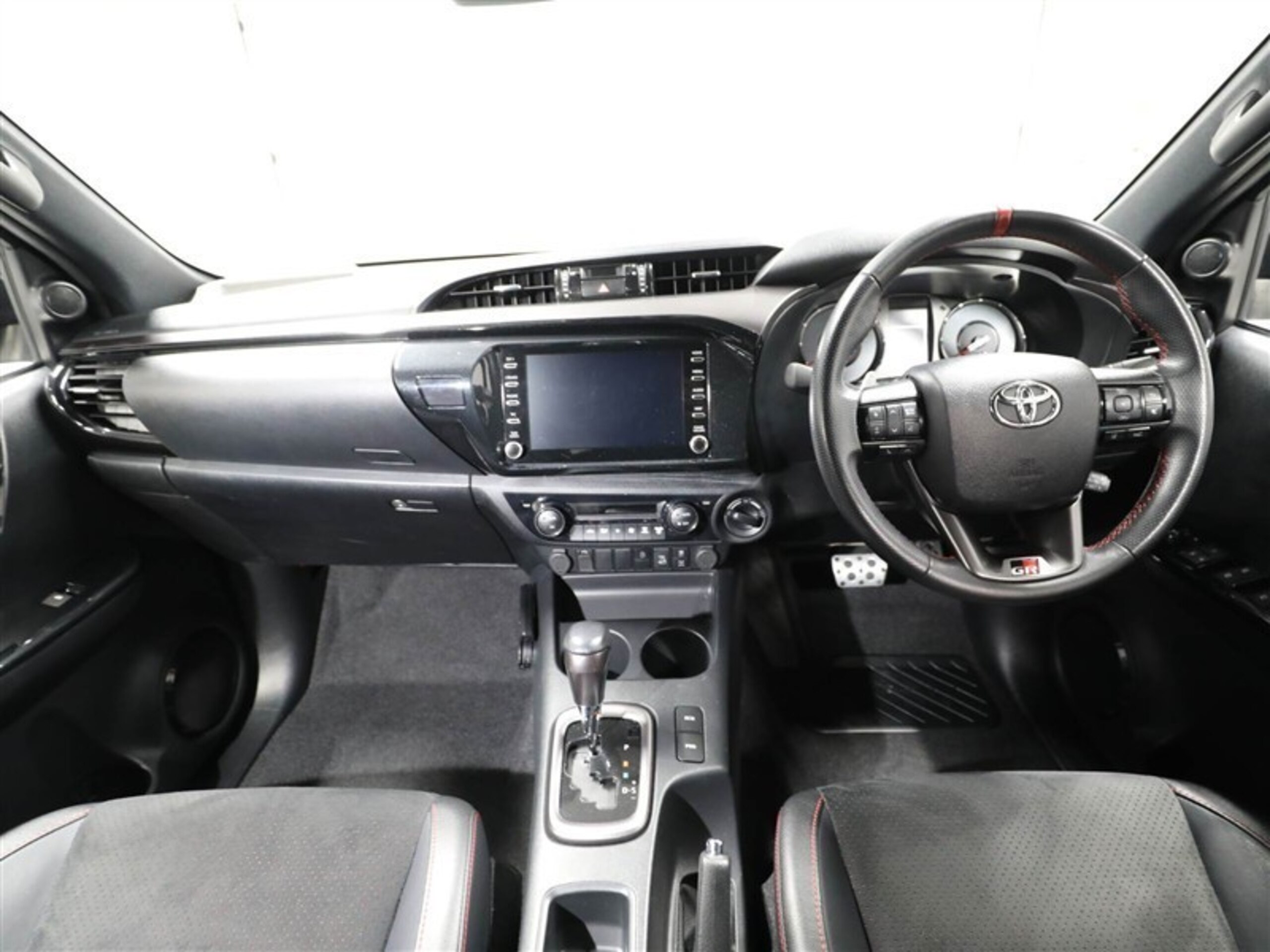 Toyota Hilux 2.4 Z GR Sport Diesel Turbo 4WD — photo 7