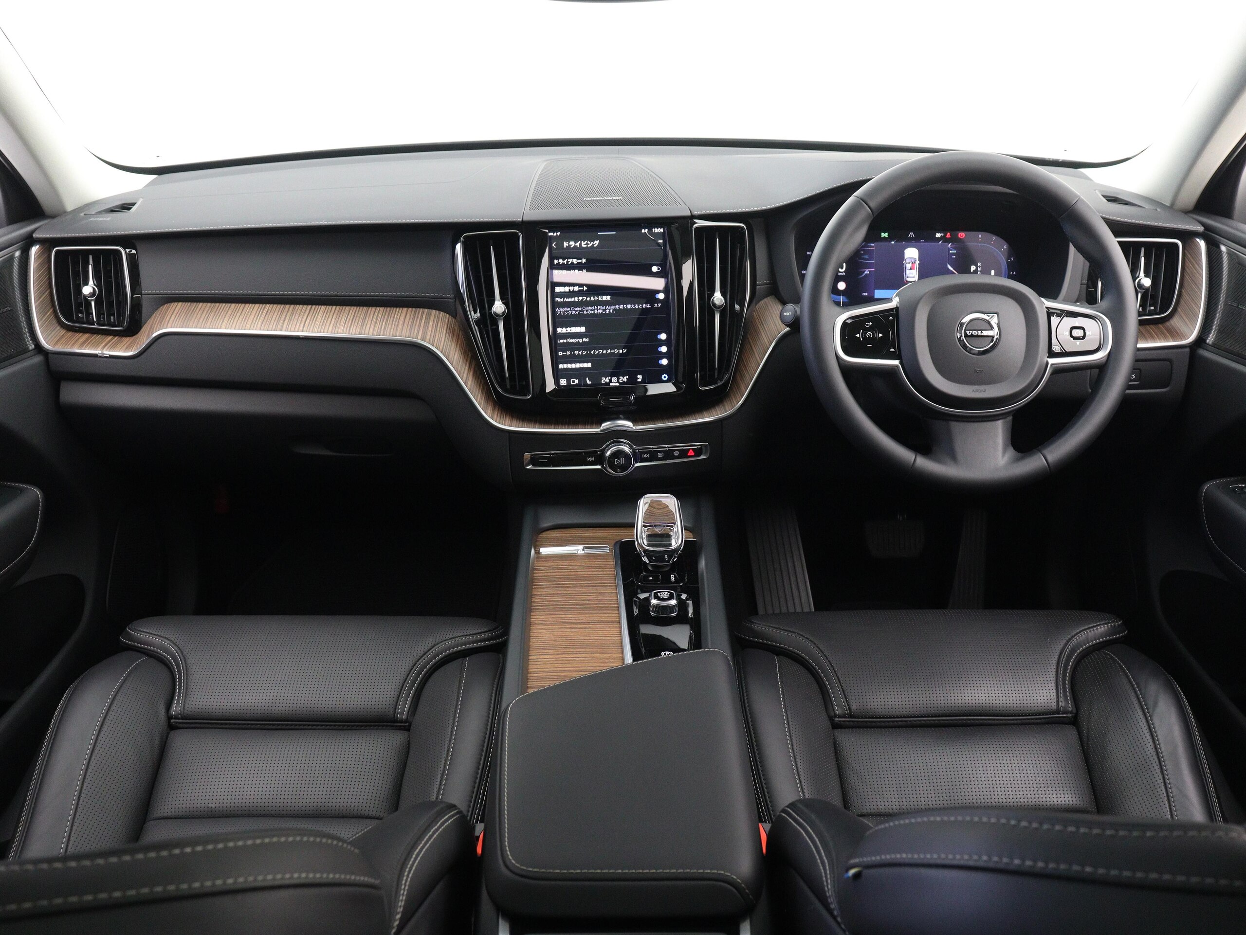 2022 Volvo Xc60 — photo 2