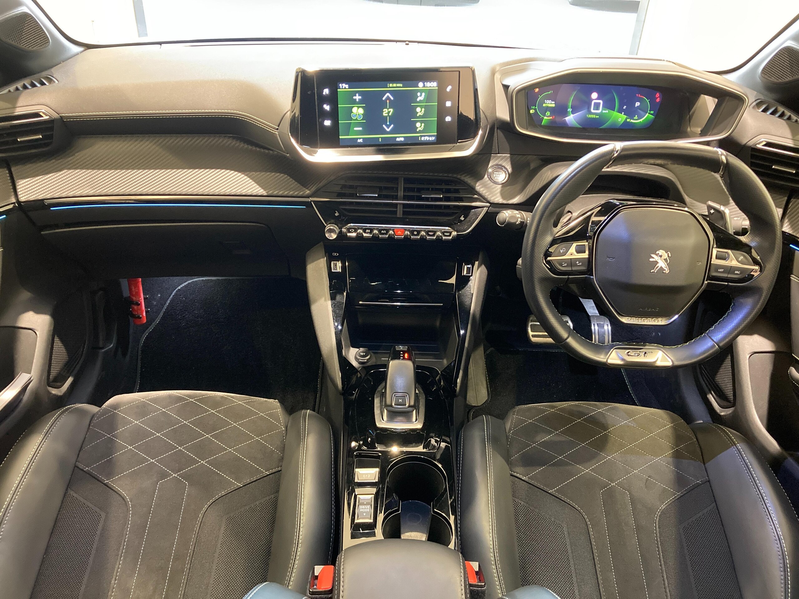 2022 Peugeot 208 — photo 2