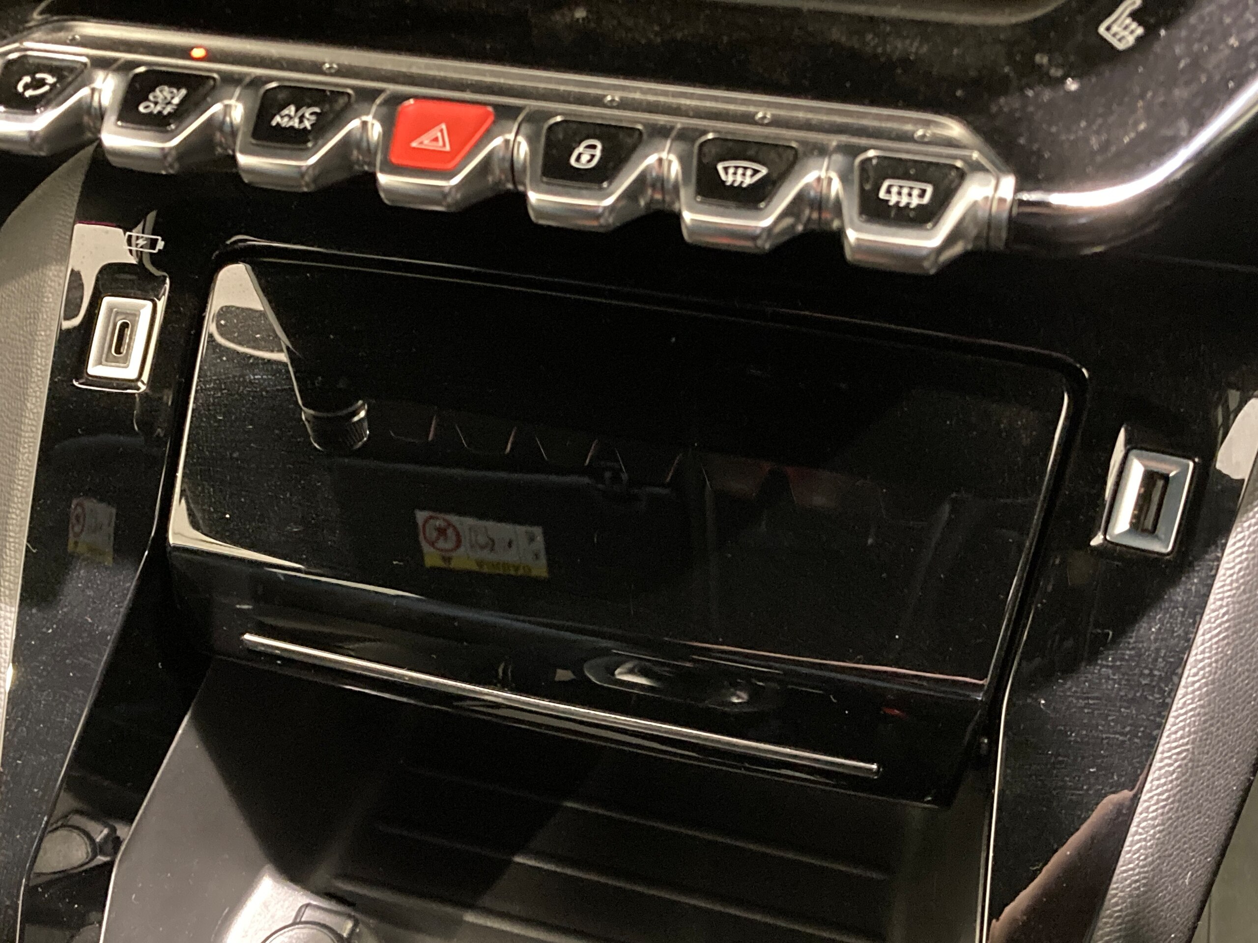 Peugeot 208GT — photo 8