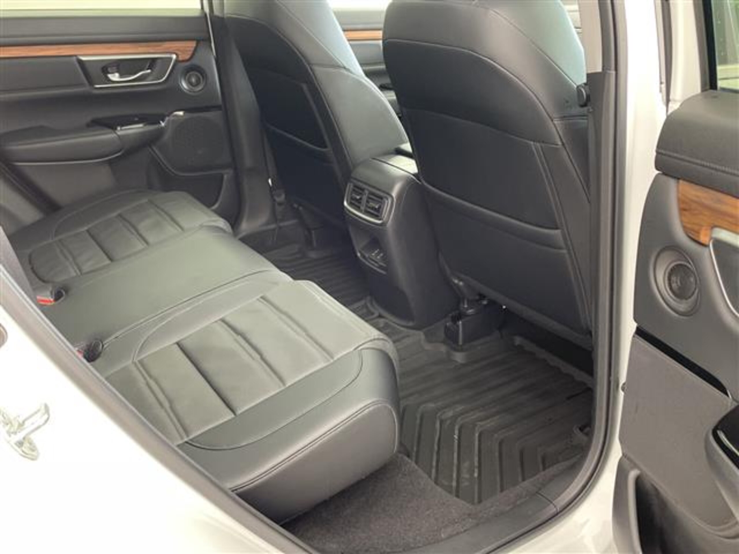 Honda CR-V 2.0 Hybrid EX Masterpiece — photo 9