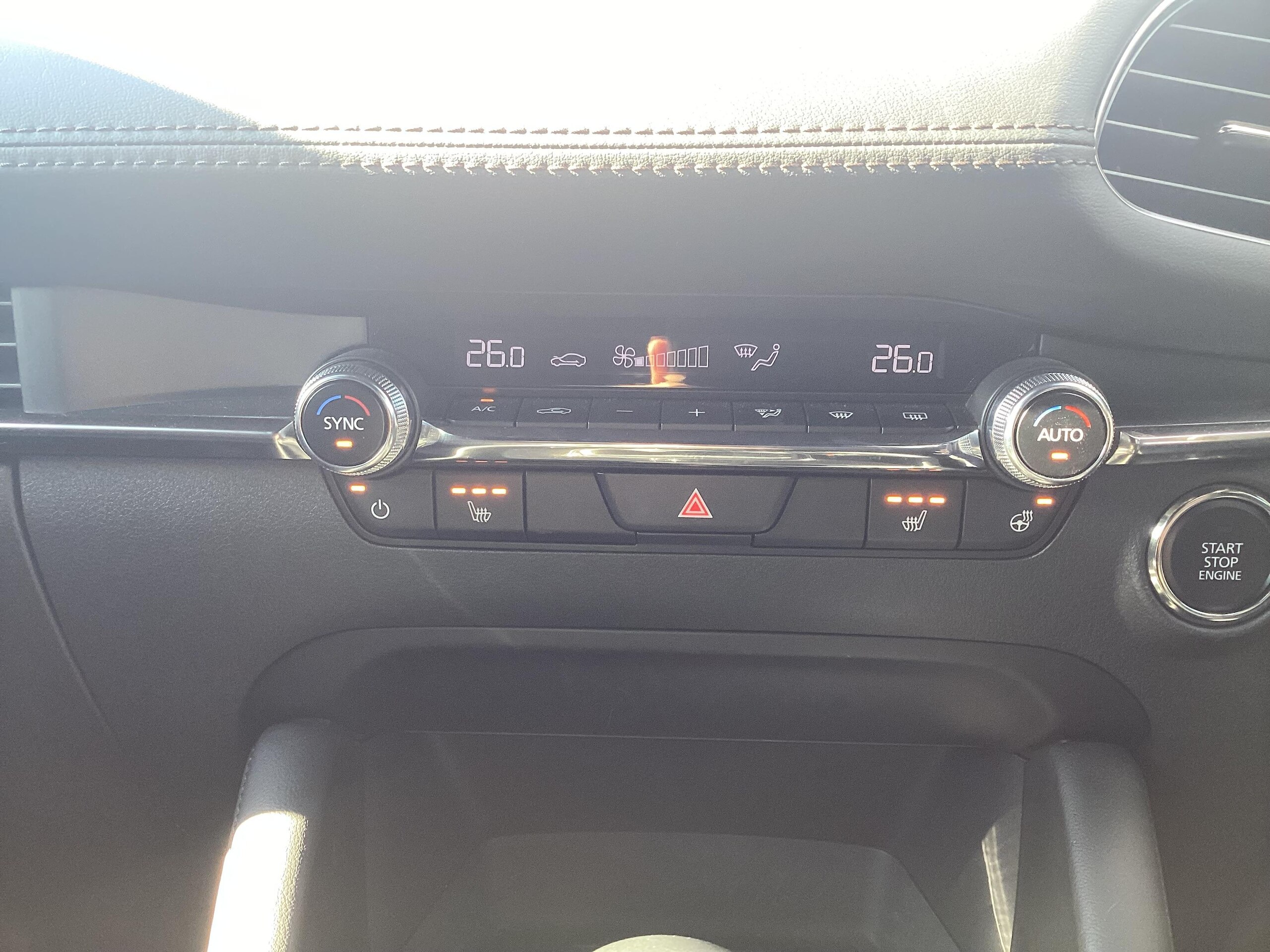 Mazda MAZDA3 Fastback 1.8 XD Touring Diesel Turbo — photo 9