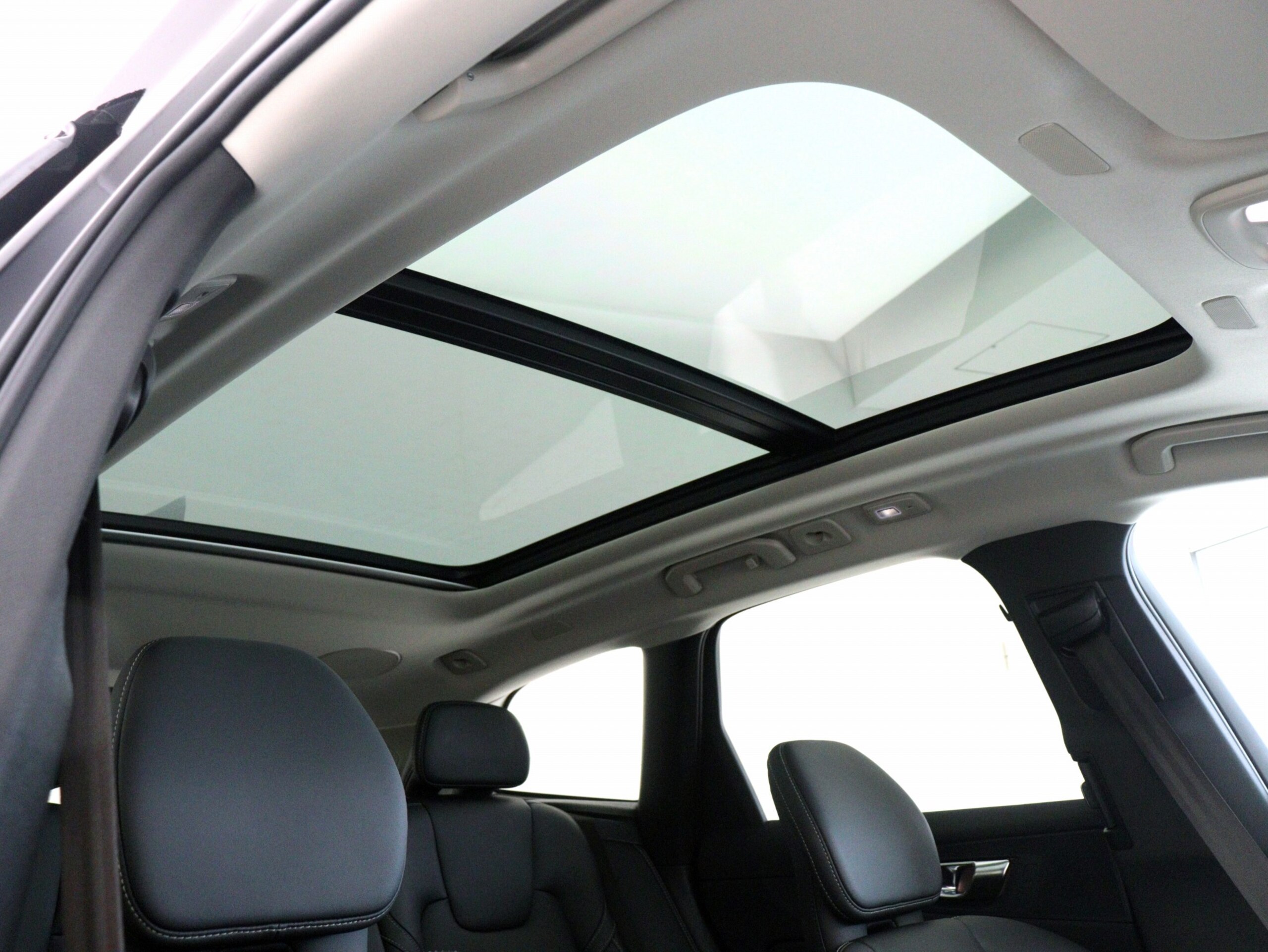 2024 Volvo Xc60 — photo 3