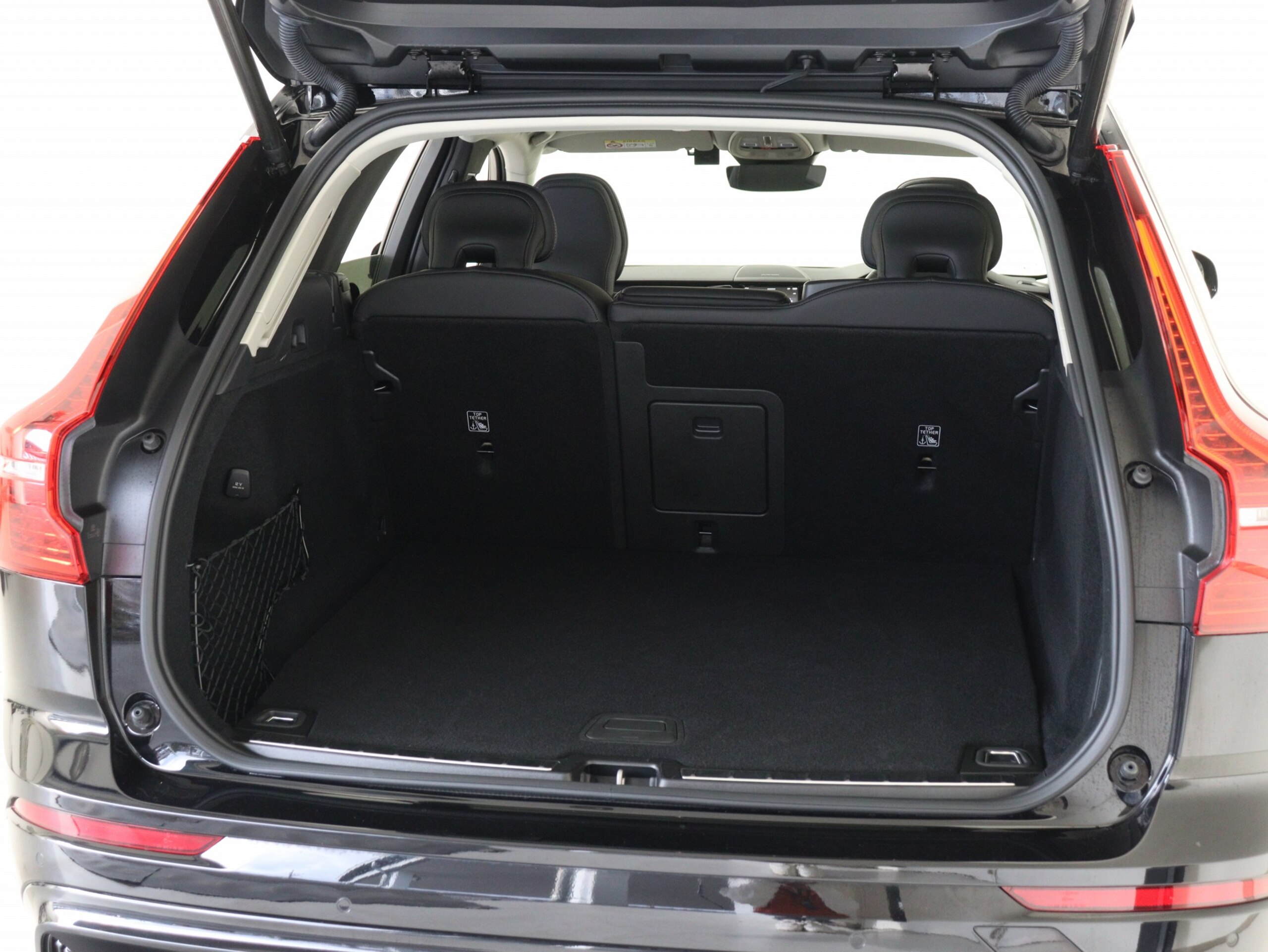 Volvo XC60 Ultra T6 AWD Plug-in Hybrid 4WD PHEV — photo 9