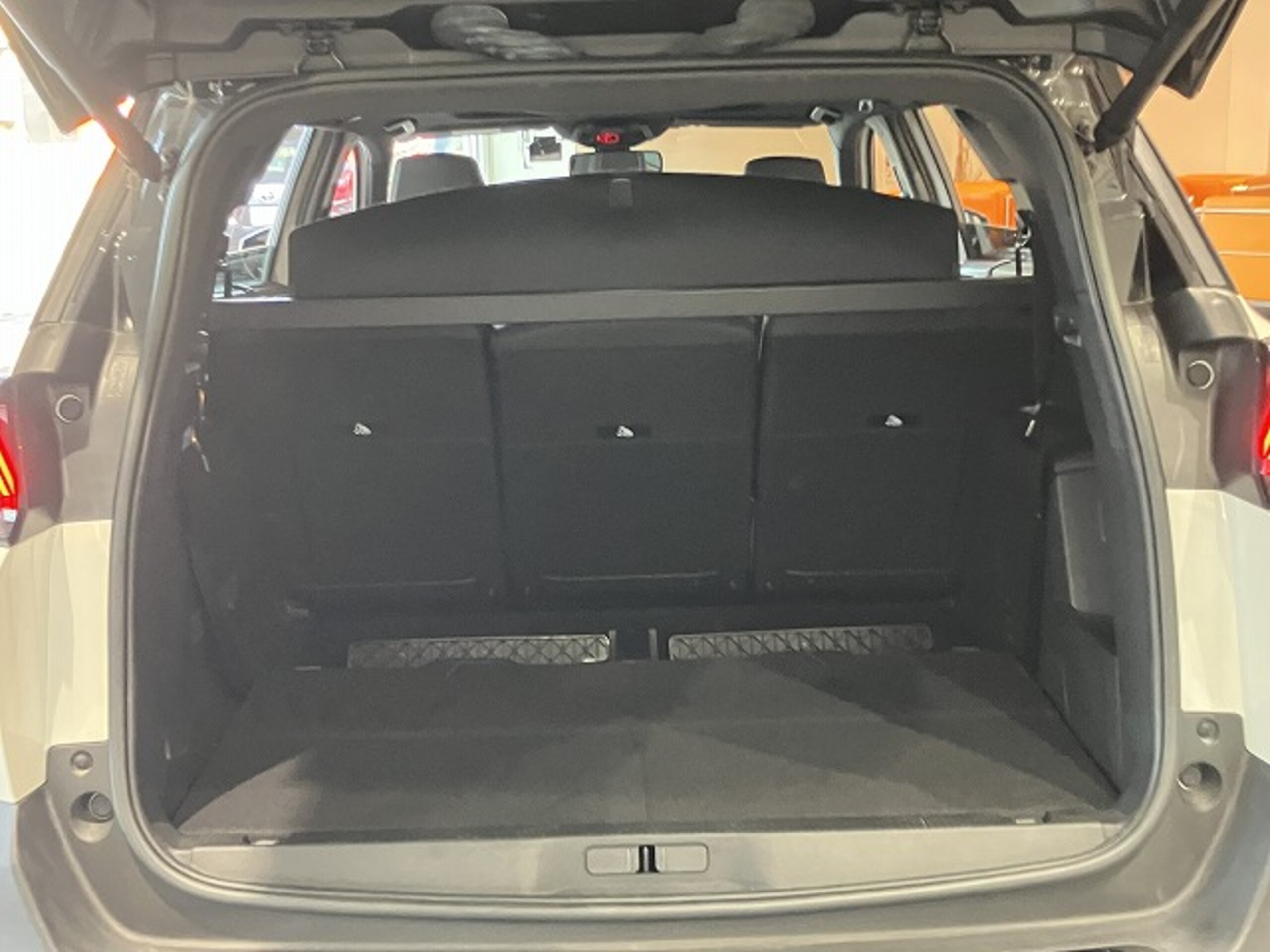 Peugeot 5008 GT BlueHDi Black Pack Diesel Turbo — photo 7