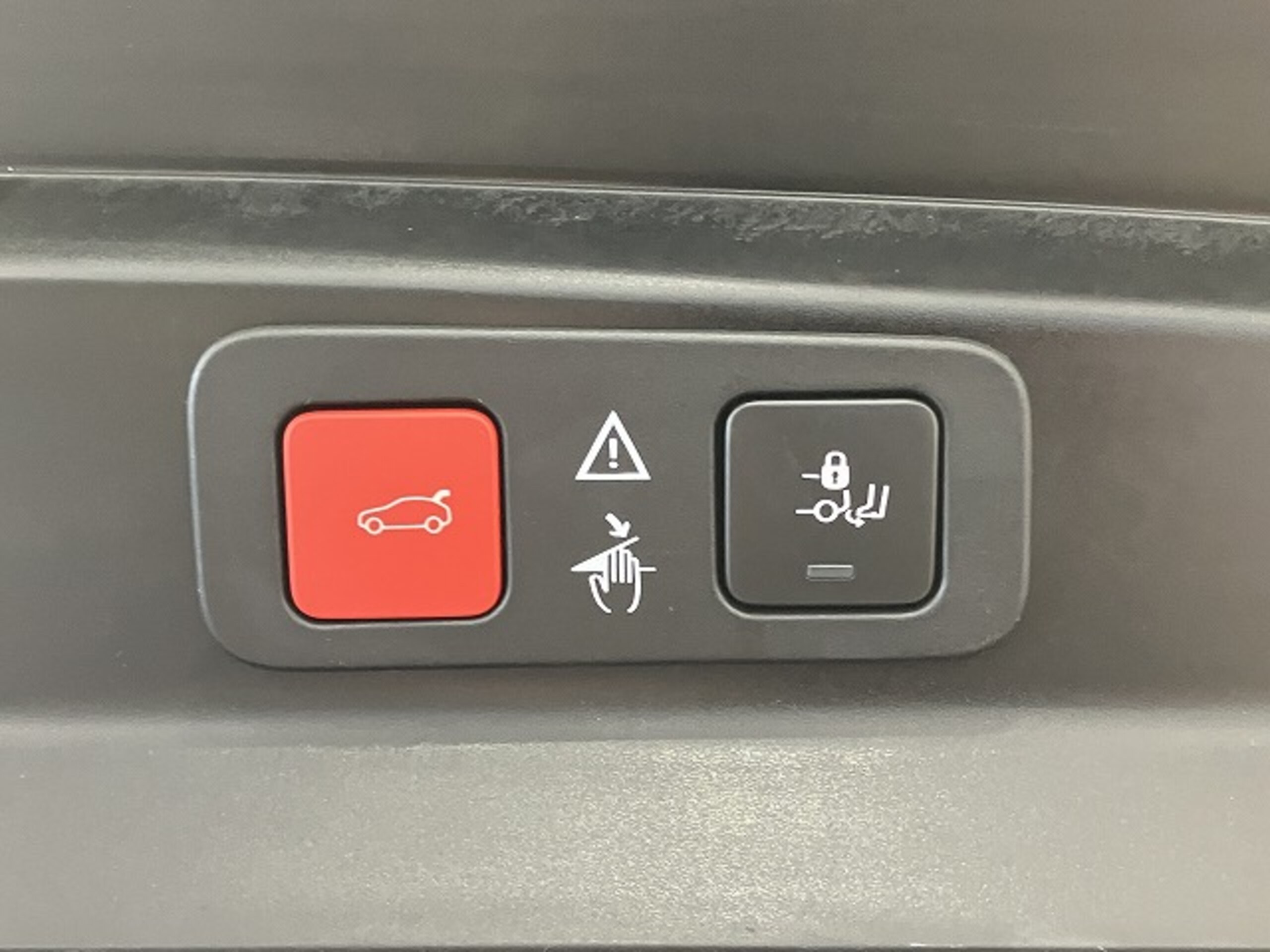 Peugeot 5008 GT BlueHDi Black Pack Diesel Turbo — photo 8