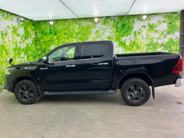 2020 Toyota Hilux — photo 2