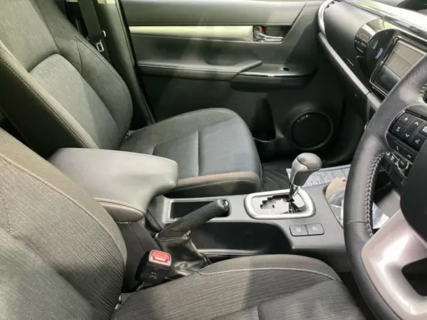 Toyota Hilux 2.4 Z Diesel Turbo 4WD — photo 7