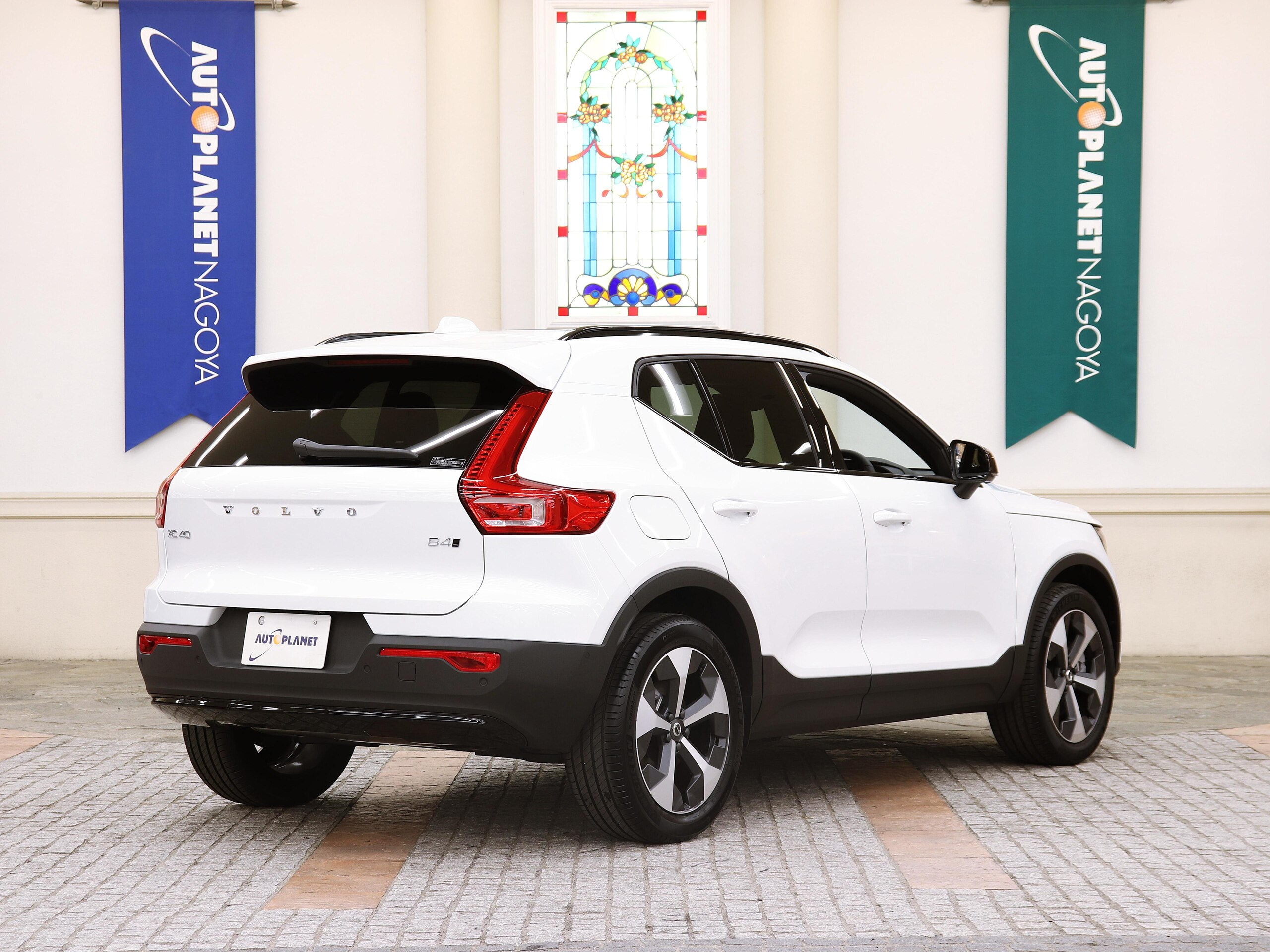 2024 Volvo Xc40 — photo 3