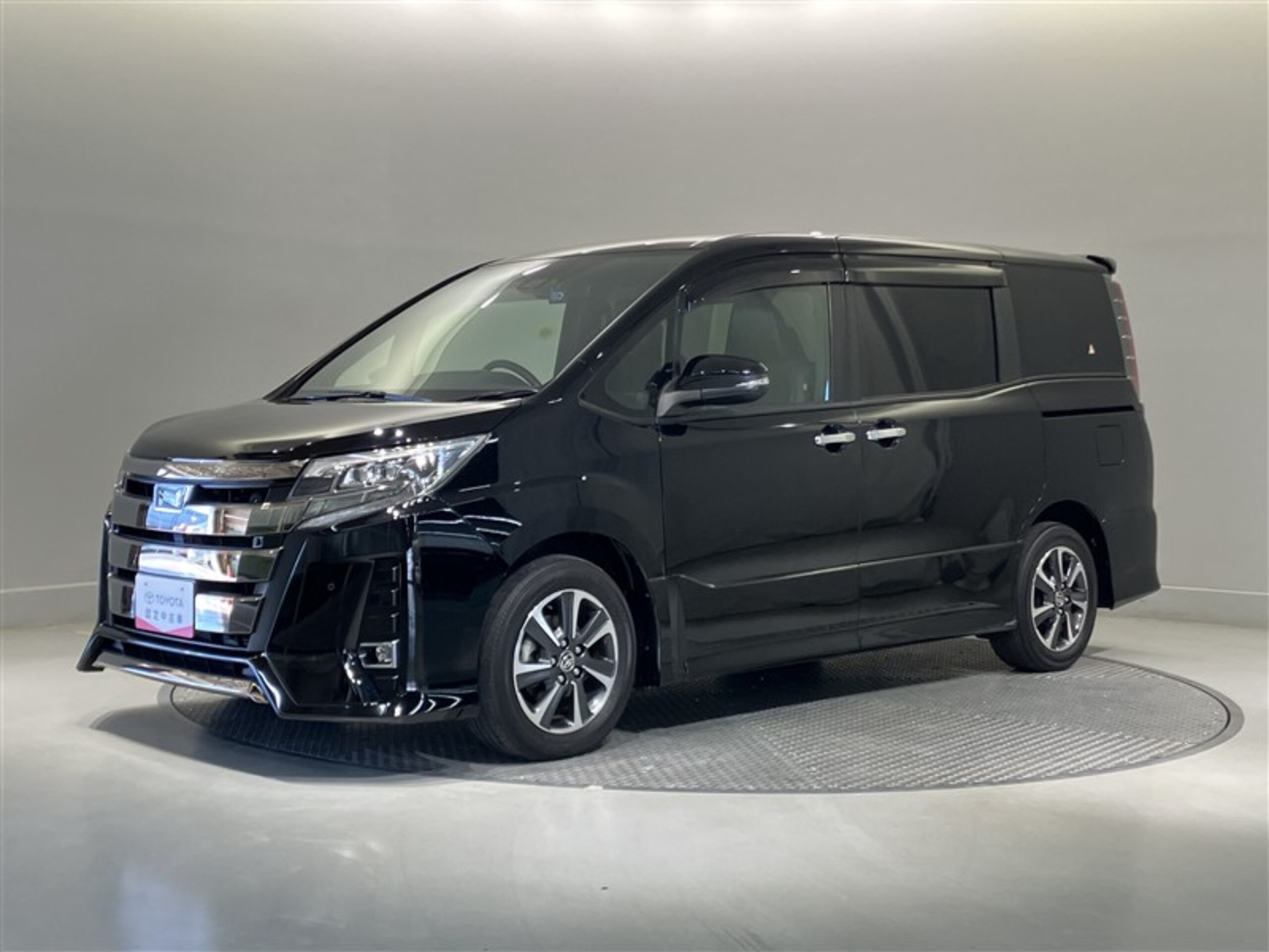 Toyota Noah 2.0 Si WxBII
