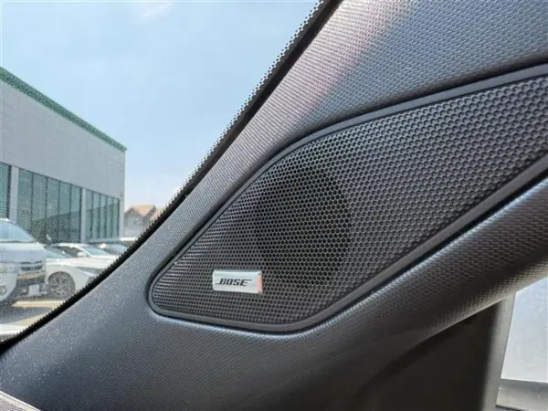 Mitsubishi Outlander PHEV 2.4 P 4WD Sunroof Genuine Navi Multi-Around Monitor BOSE Premium Sound Wireless Charger Seat Heater Steering Heater Electric Tailgate My Pilot Dashcam Non-Smoking Car HUD (White) — photo 7