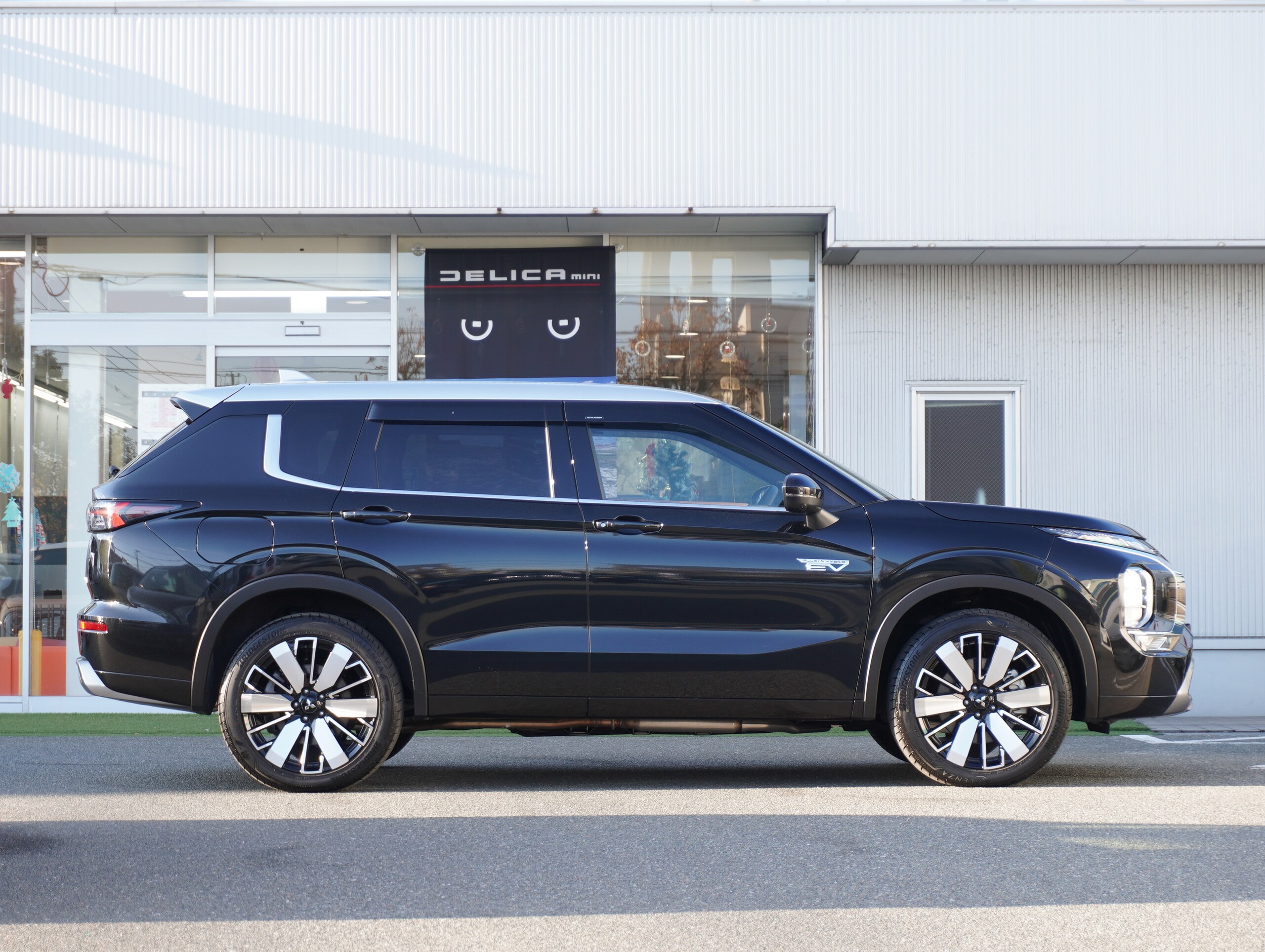 2024 Mitsubishi Outlander — photo 3