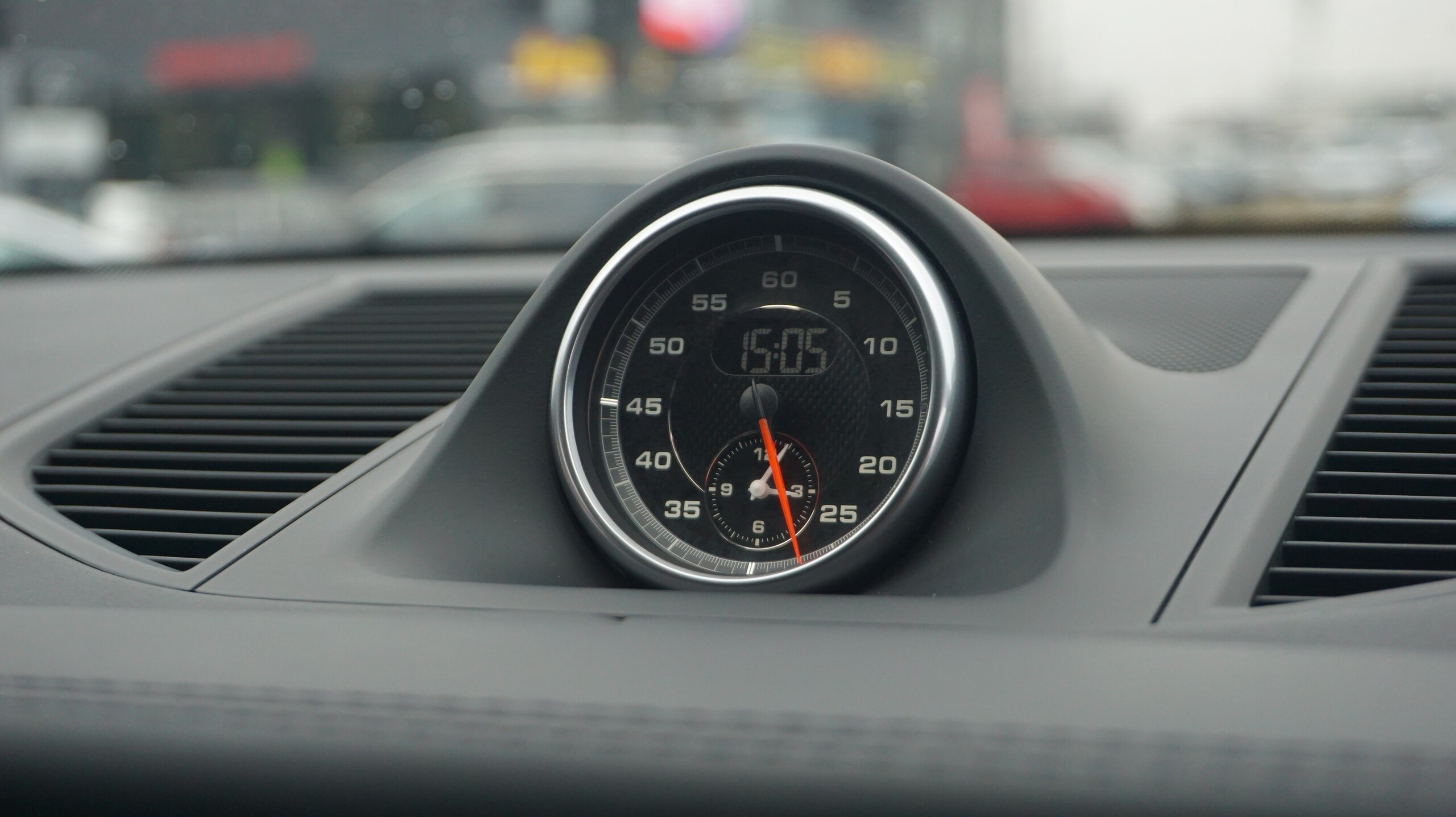 2020 Porsche Macan — photo 3