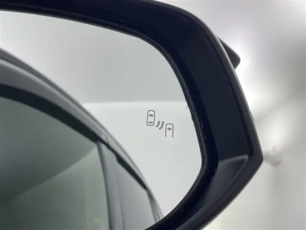 Toyota Harrier 2.0 Z Leather Package Panoramic Roof All-Around Monitor JBL Sound Blind Spot Monitor Digital Inner Mirror Head-Up Display Leather Seat Seat Heater Ventilation Wireless Charging ETC — photo 8