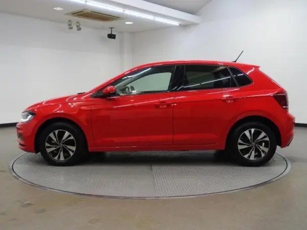 2021 Volkswagen Polo — photo 3
