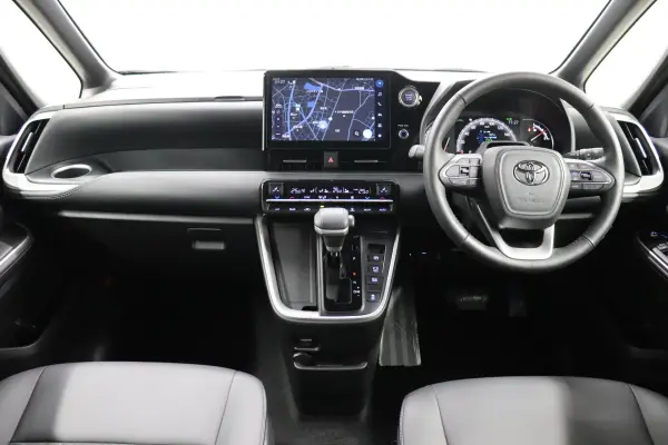 2023 Toyota Noah — photo 3