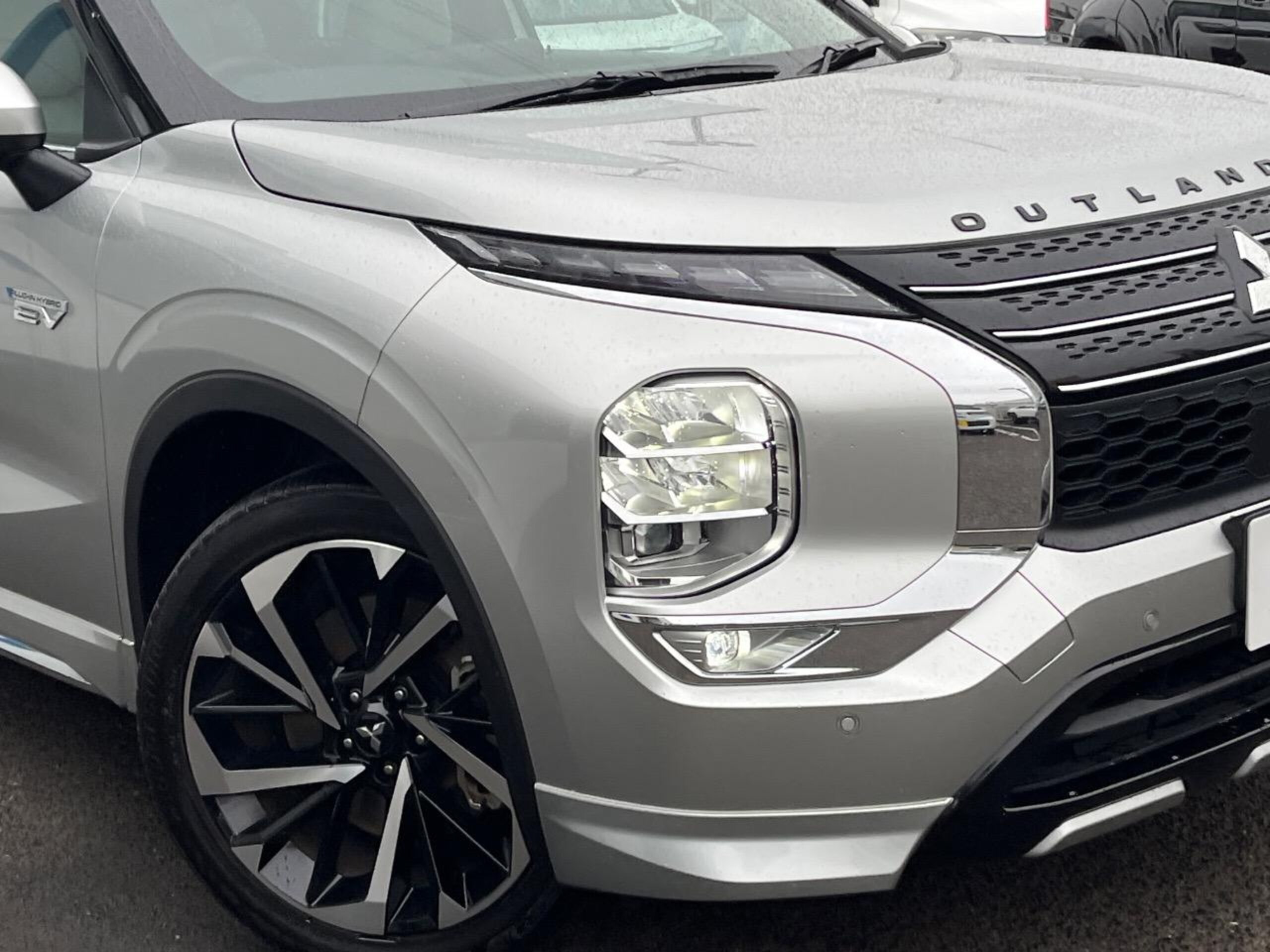 Mitsubishi Outlander PHEV 2.4 P 4WD — photo 8