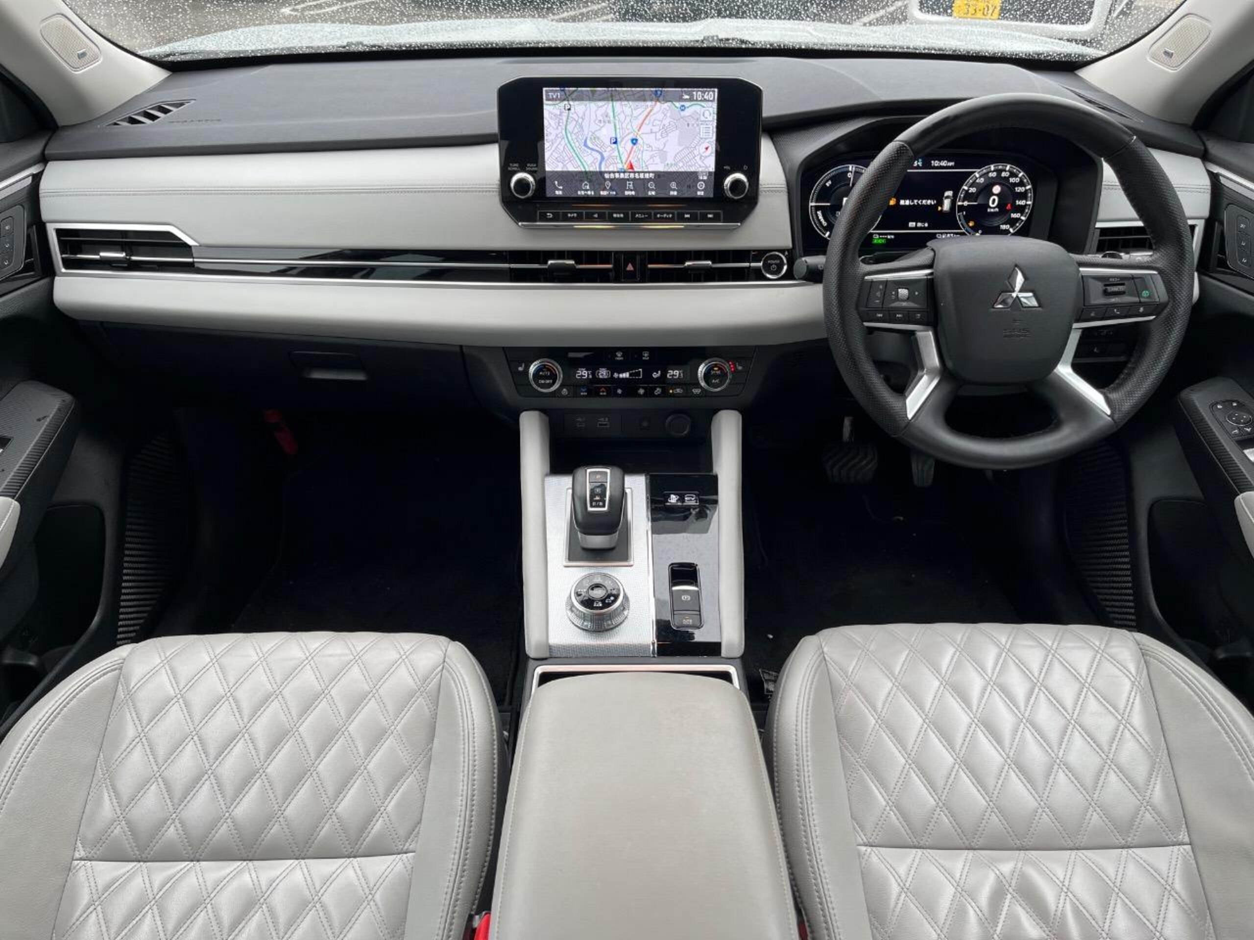 2022 Mitsubishi Outlander — photo 2