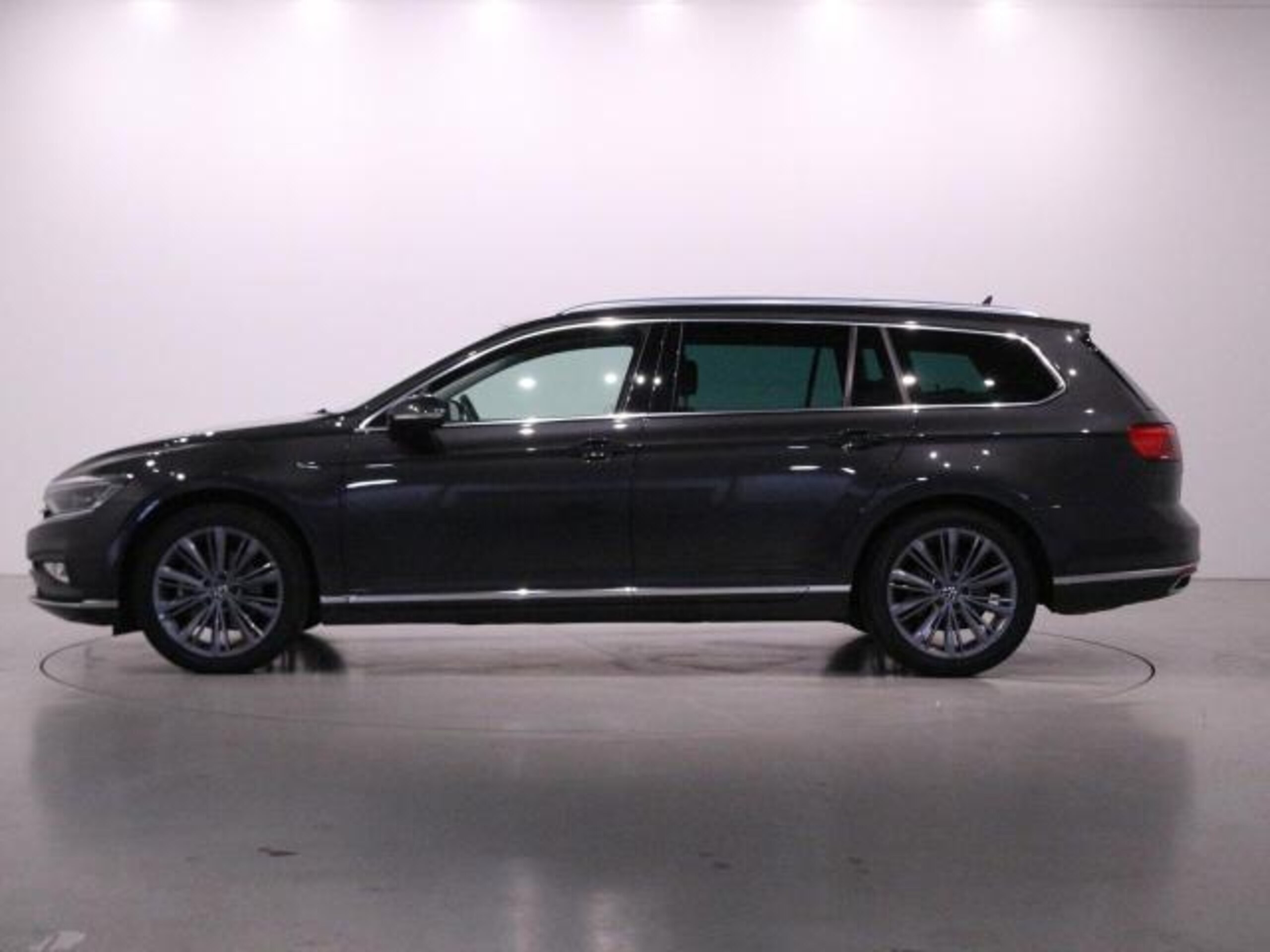 Volkswagen Passat Variant TDI Elegance Advance Diesel Turbo — photo 7