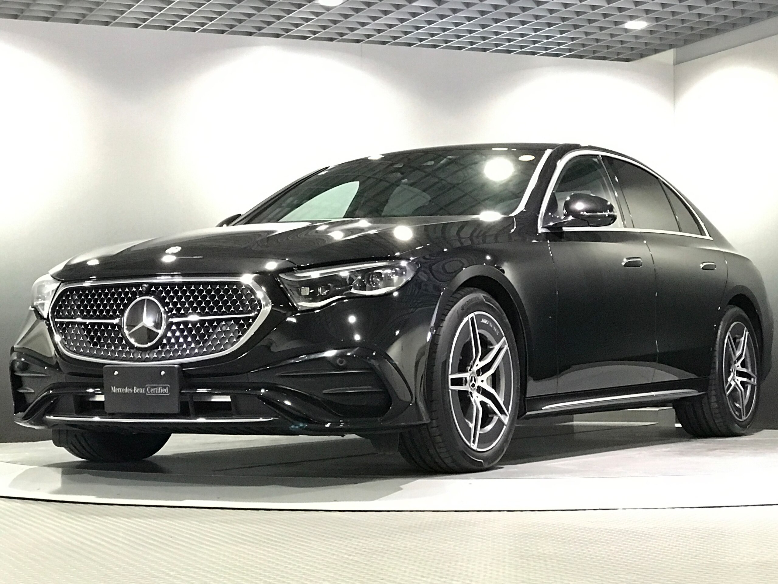 Mercedes-Benz E-Class E220 d Avantgarde AMG Line Package (ISG) Diesel Turbo MP202401 Advanced Package Digital Interior Package Leather Exclusive Package (Obsidian Black)