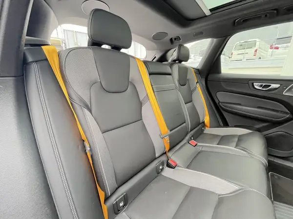 2020 Volvo Xc60 — photo 2