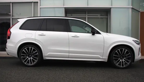 2025 Volvo Xc90 — photo 3