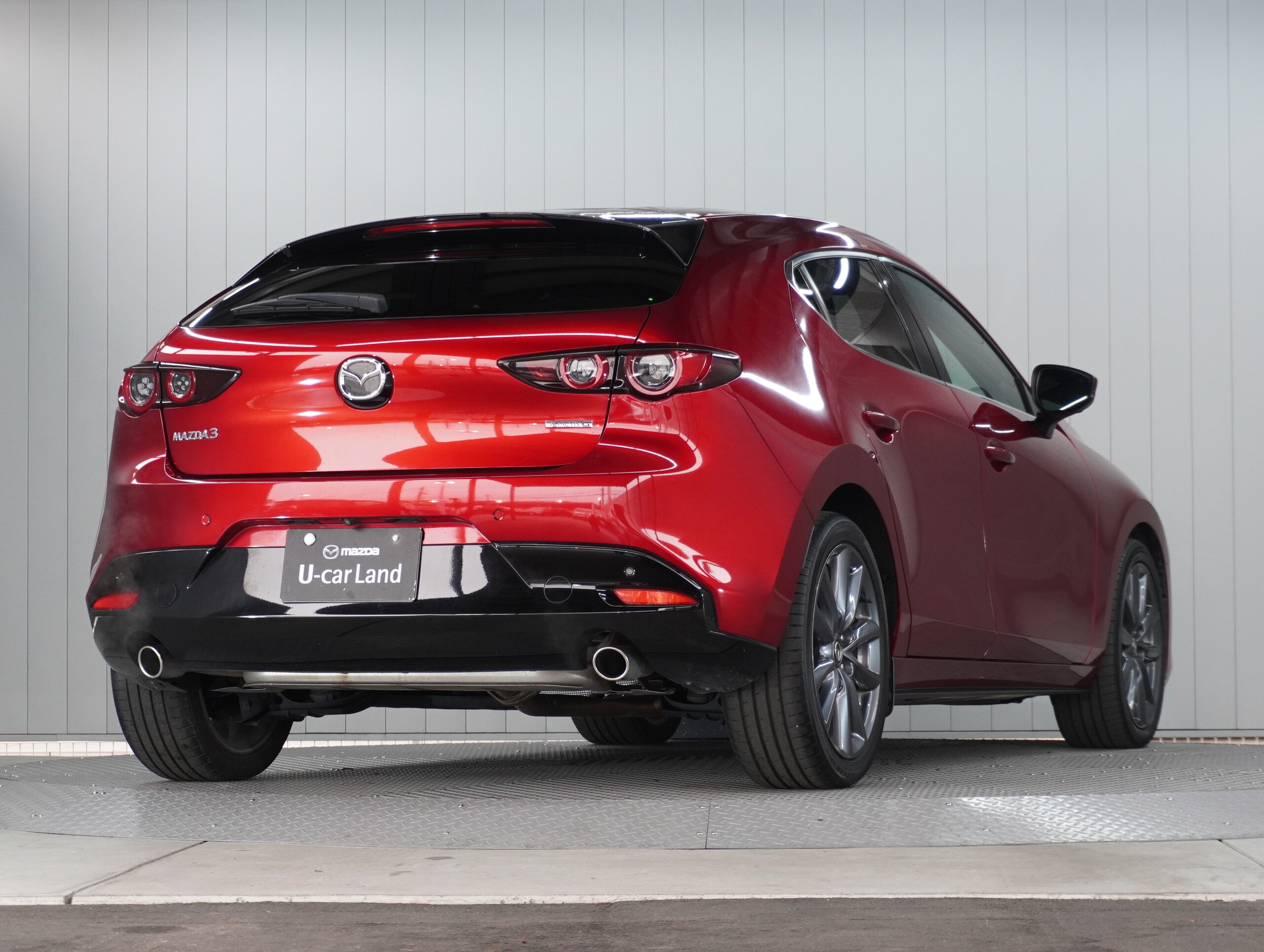 2022 Mazda 3 Fastback — photo 2