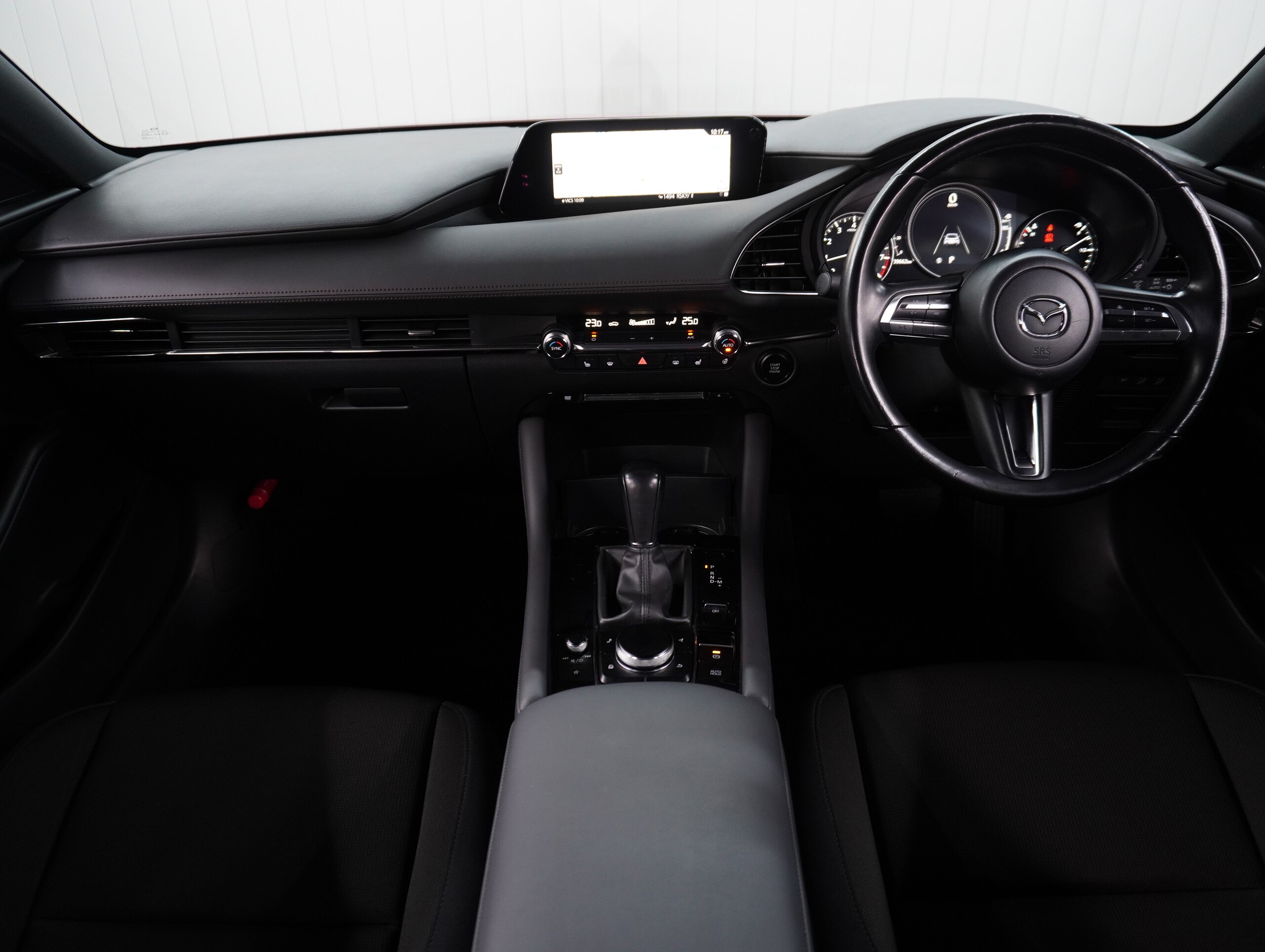 2022 Mazda 3 Fastback — photo 3