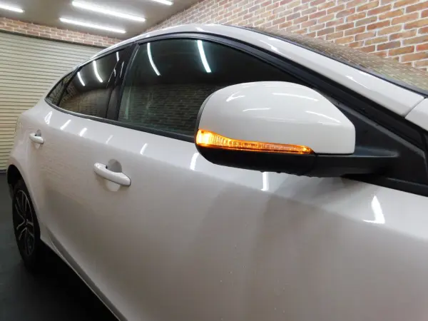2018 Volvo V40 — photo 9 | Tuminion Kenya