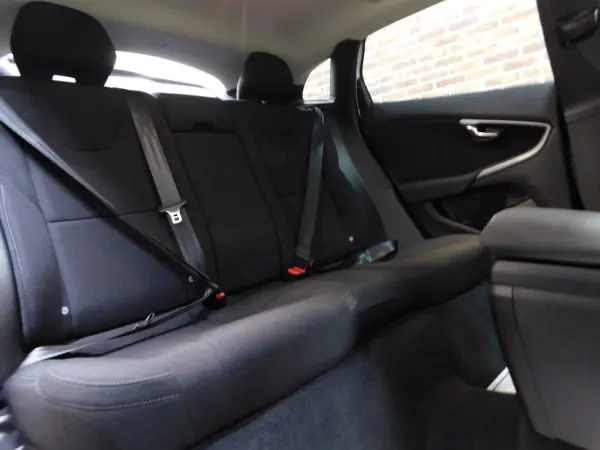 2018 Volvo V40 — photo 8 | Tuminion Kenya
