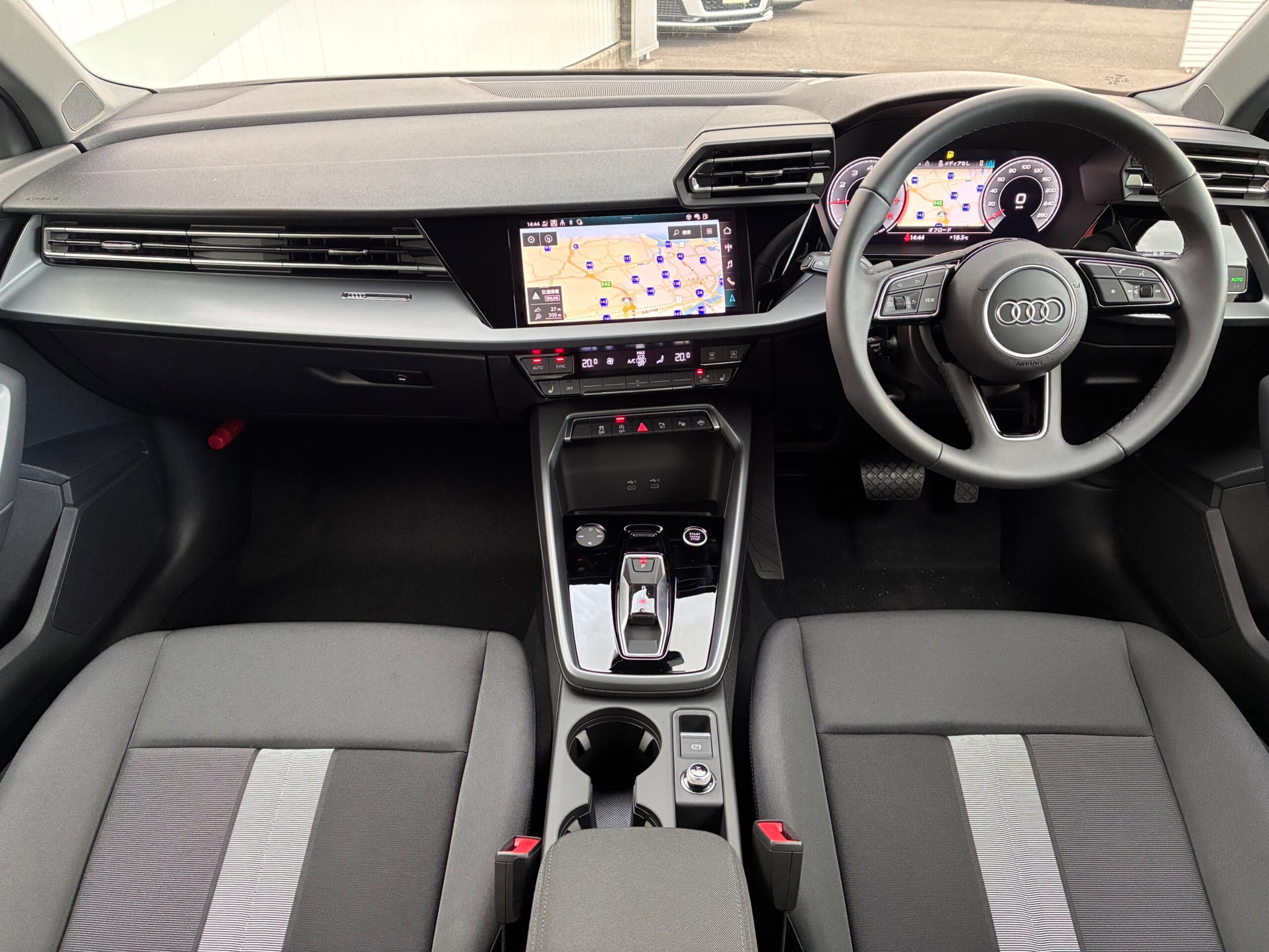 Audi A3 Sportback 30 TFSI Advanced — photo 8