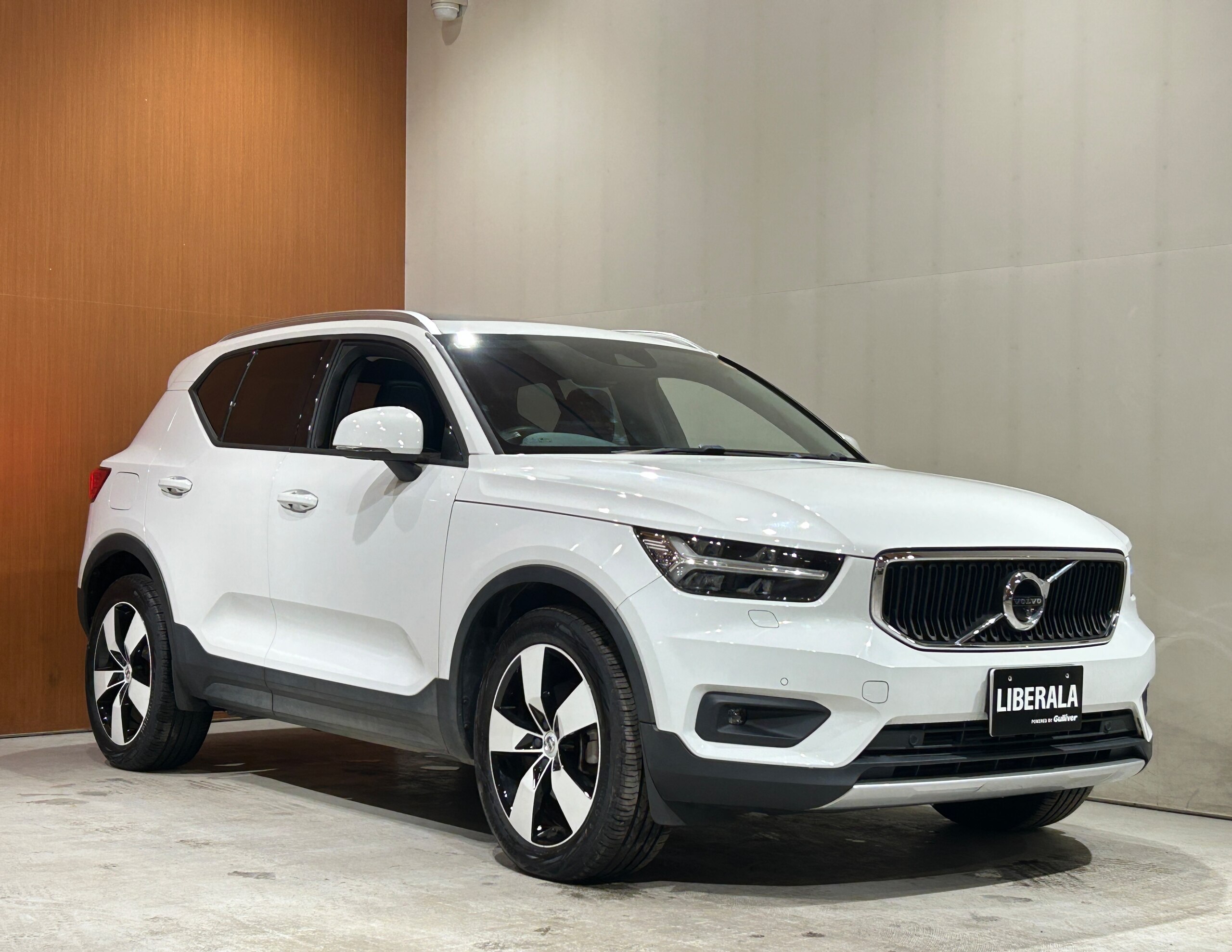 Volvo XC40 T4 AWD Momentum — photo 8