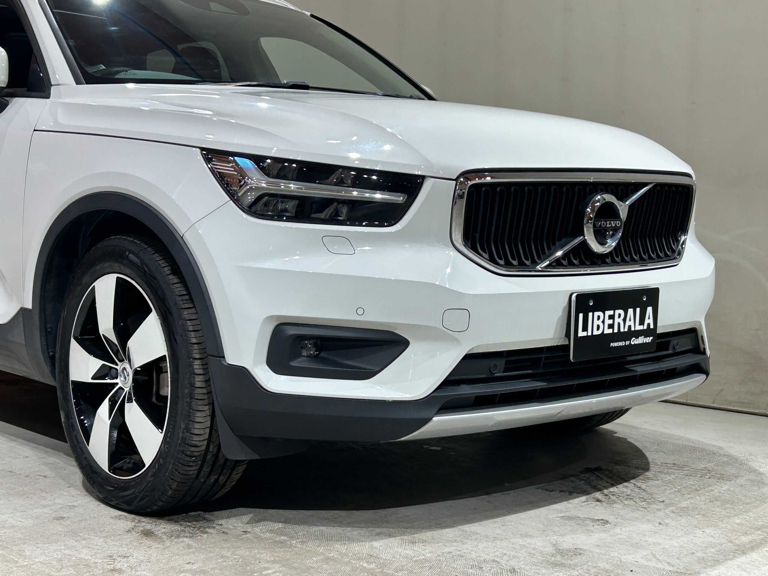 Volvo XC40 T4 AWD Momentum — photo 9