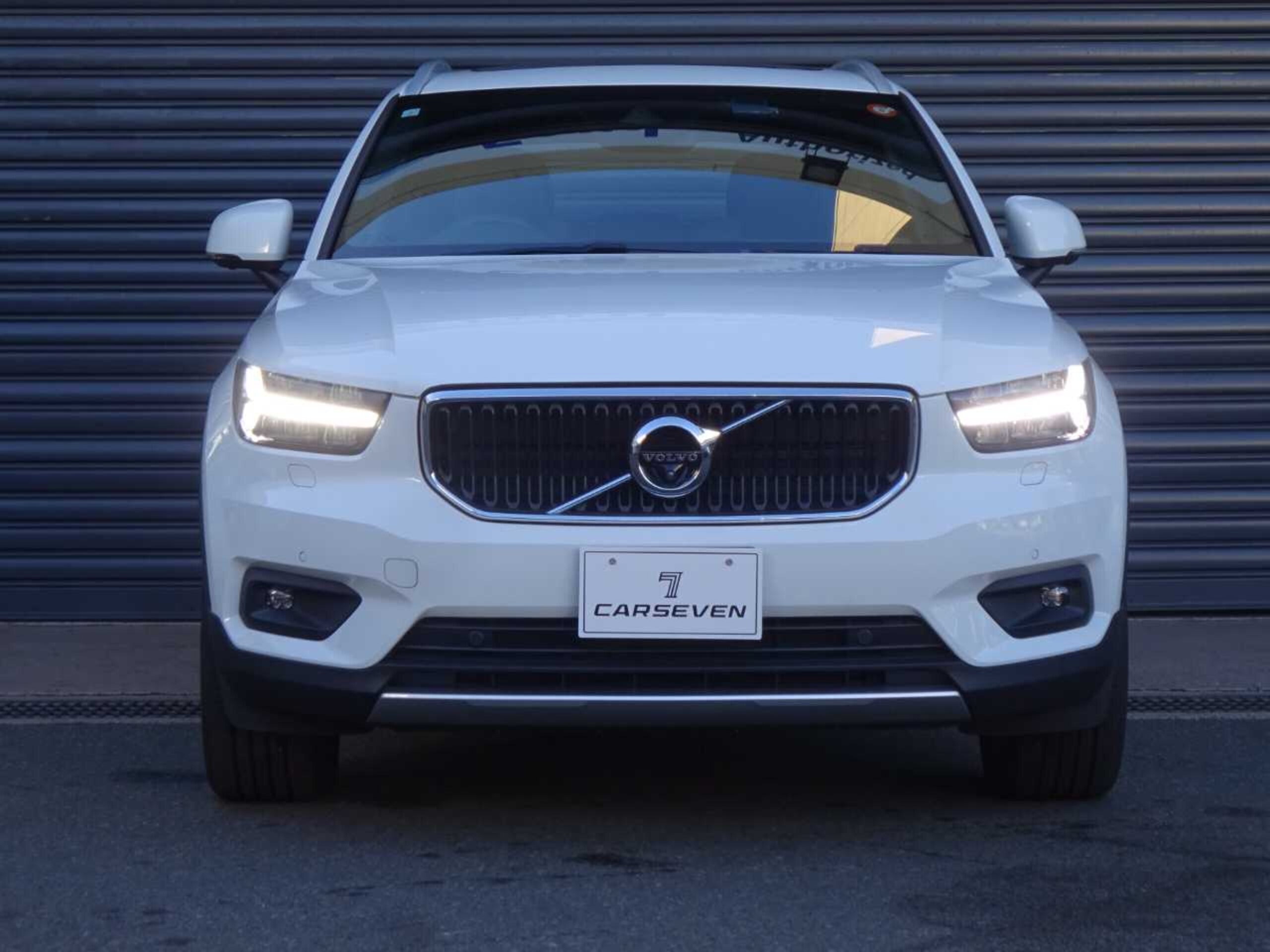 2021 Volvo Xc40 — photo 2