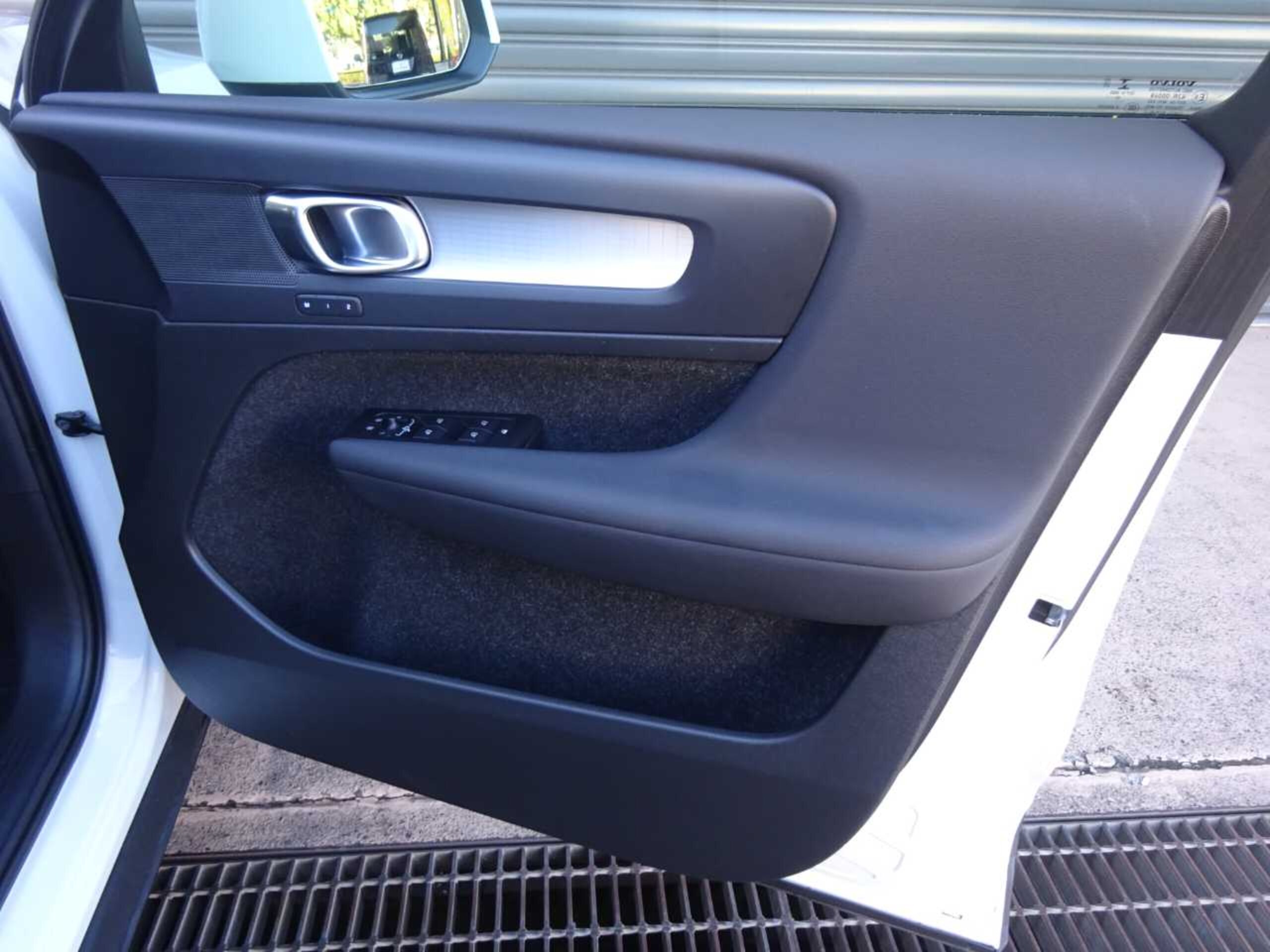 Volvo XC40 B4 Momentum — photo 7