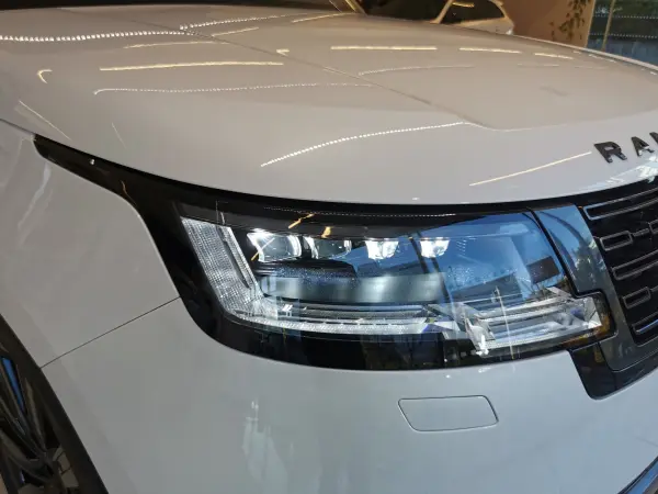 Land Rover Range Rover Autobiography 3.0L P510e Standard Wheelbase 4WD — photo 7