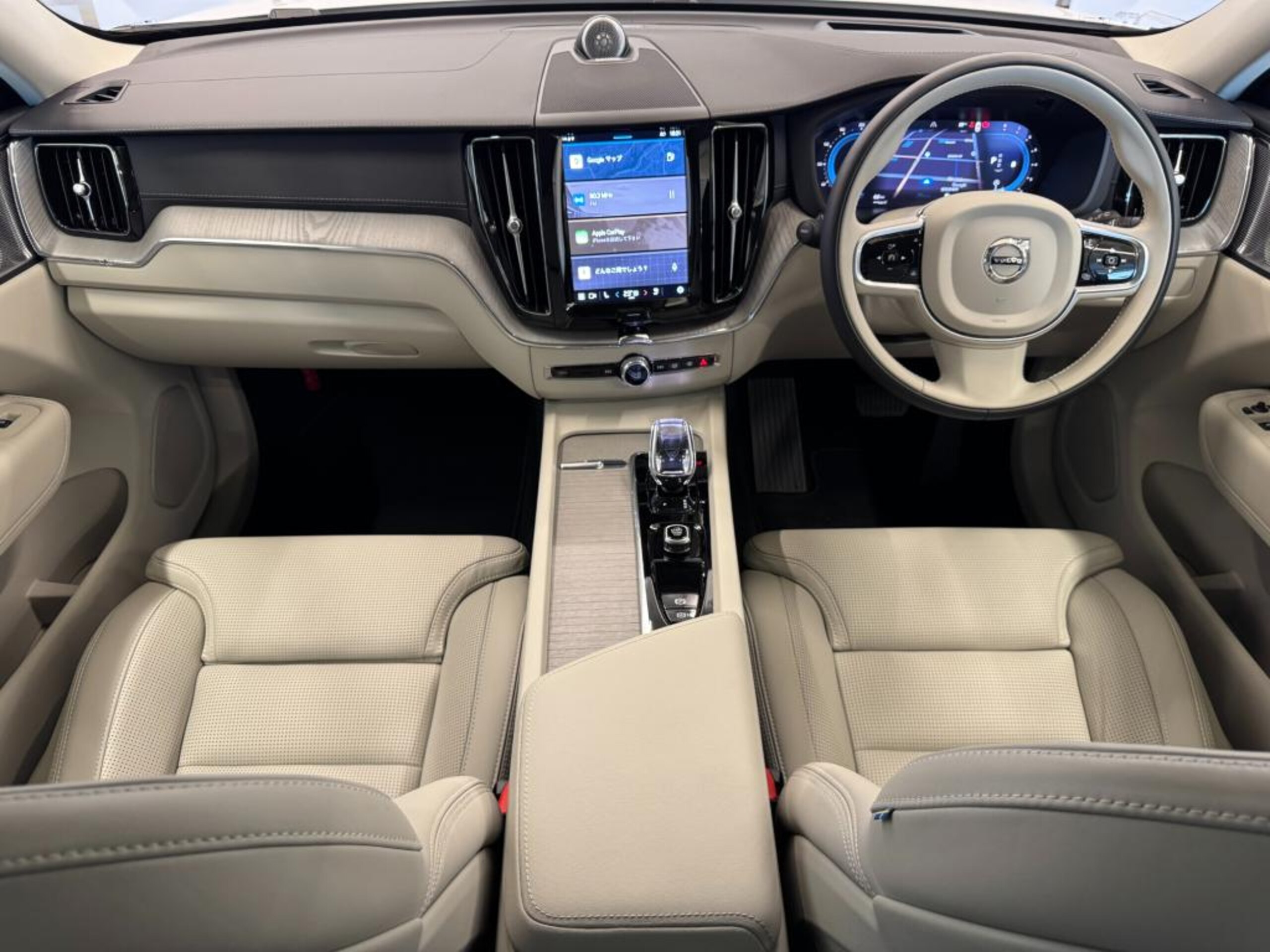 2025 Volvo Xc60 — photo 2