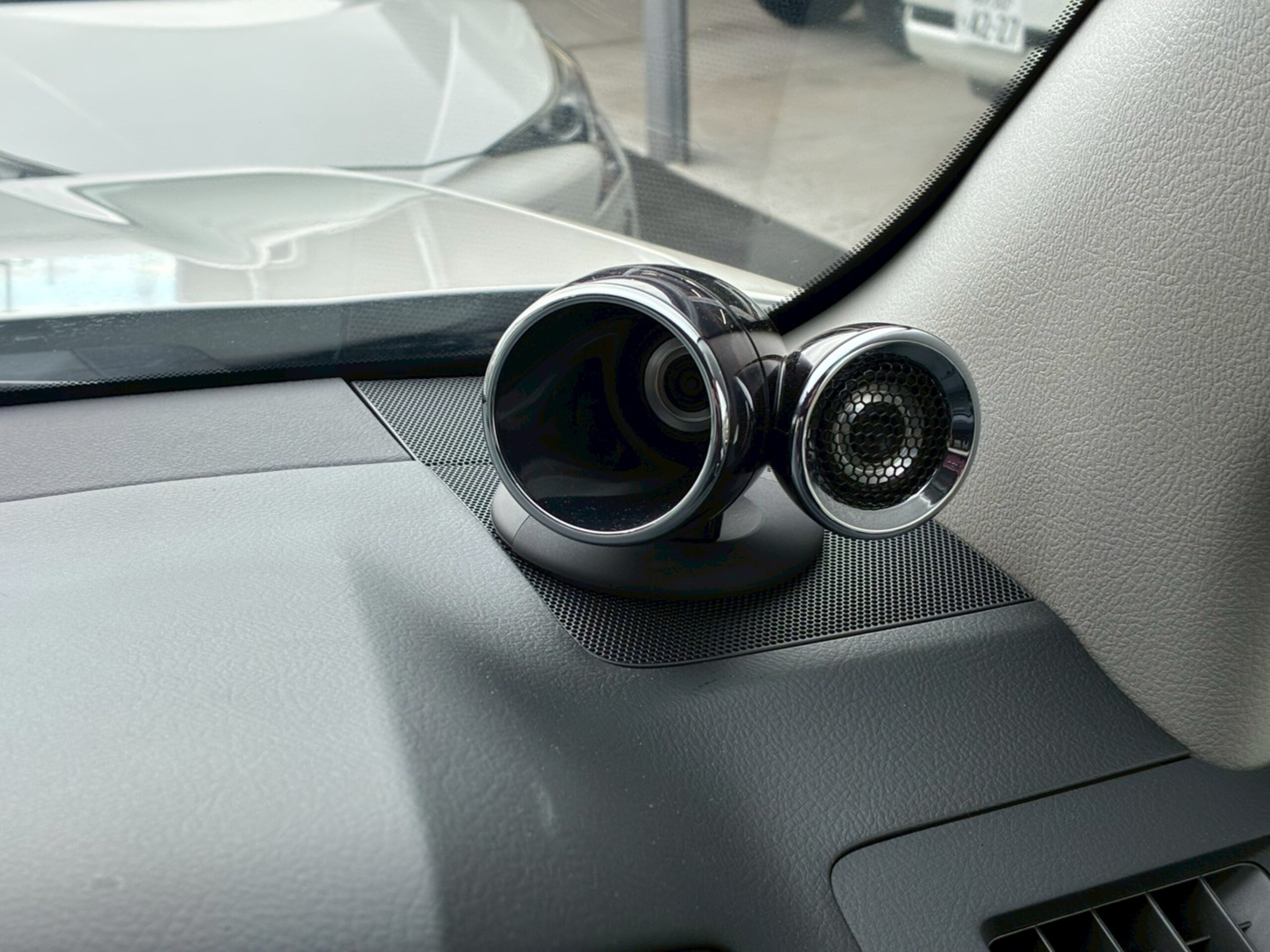 Toyota Land Cruiser Prado 2.8 TX L Package Diesel Turbo 4WD — photo 7