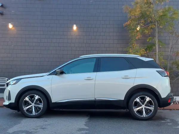 Peugeot 3008 GT BlueHDi Diesel Turbo MC Late Model Glass Sunroof Apple CarPlay Dealer Option Navigation/Full-Seg TV Half Leather/Alcantara Seats Driver's Memory Power Seat Seat Heater Foot Trunk Opener (Nacre White) — photo 9