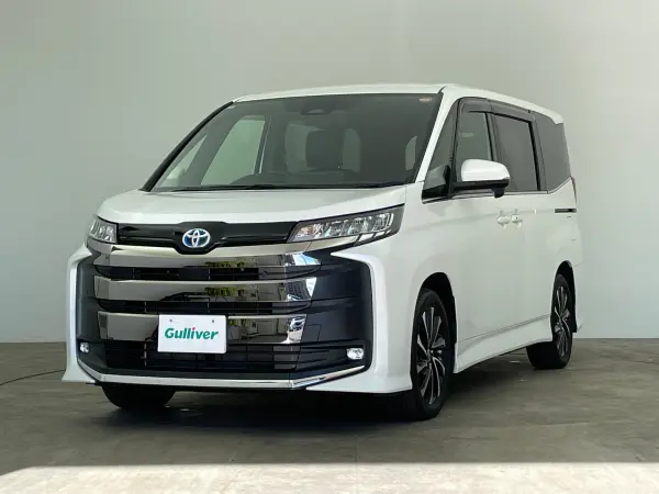 2022 Toyota Noah — photo 3