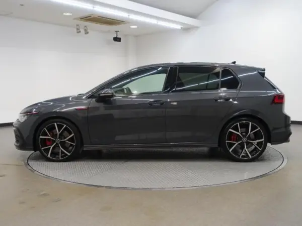 2022 Volkswagen Golf — photo 3