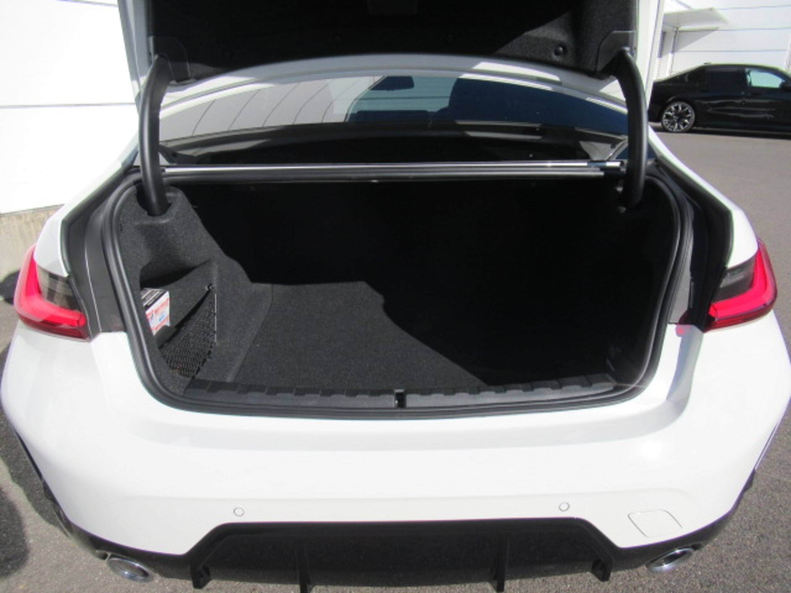 BMW 3 Series 320d xDrive M Sport — photo 7