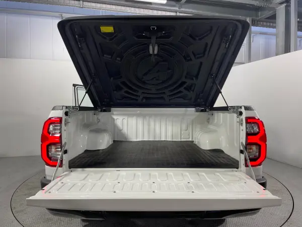 Toyota Hilux 2.4 Z GR Sport Diesel Turbo 4WD with Genuine Hard Tonneau Cover, Genuine 8-inch Audio Navi TV, 360 Camera, Half Leather Seats, Power Seats, Radar Cruise Control, Collision Mitigation Braking, Lane Assist, Downhill Assist, Front/Rear Drive Recorder, ETC — photo 8