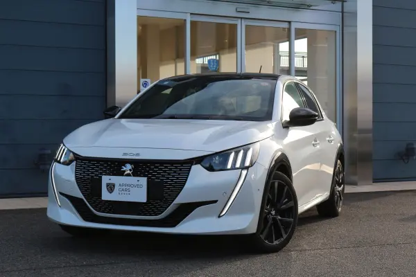 2021 Peugeot 208 — photo 2