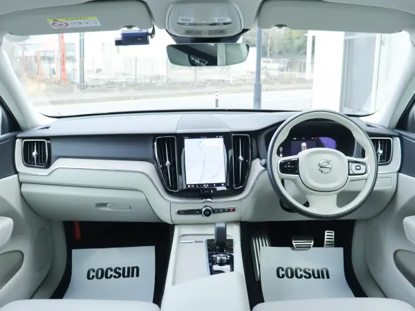 2022 Volvo Xc60 — photo 2