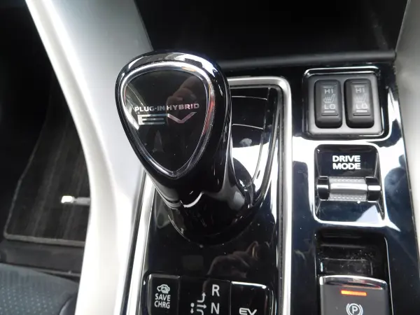 Mitsubishi Eclipse Cross PHEV 2.4 P 4WD — photo 8