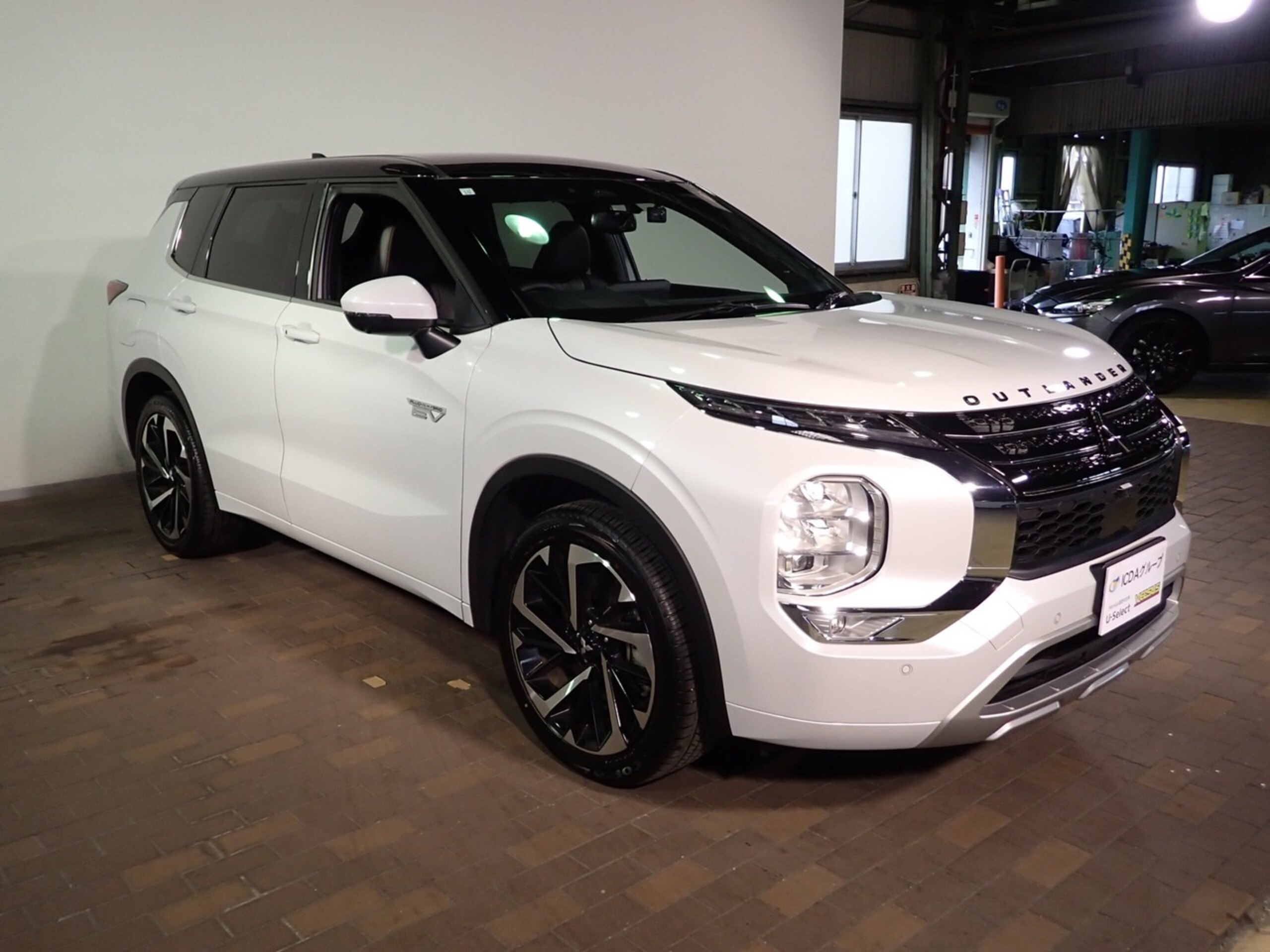 Mitsubishi Outlander PHEV 2.4 P 4WD — photo 9